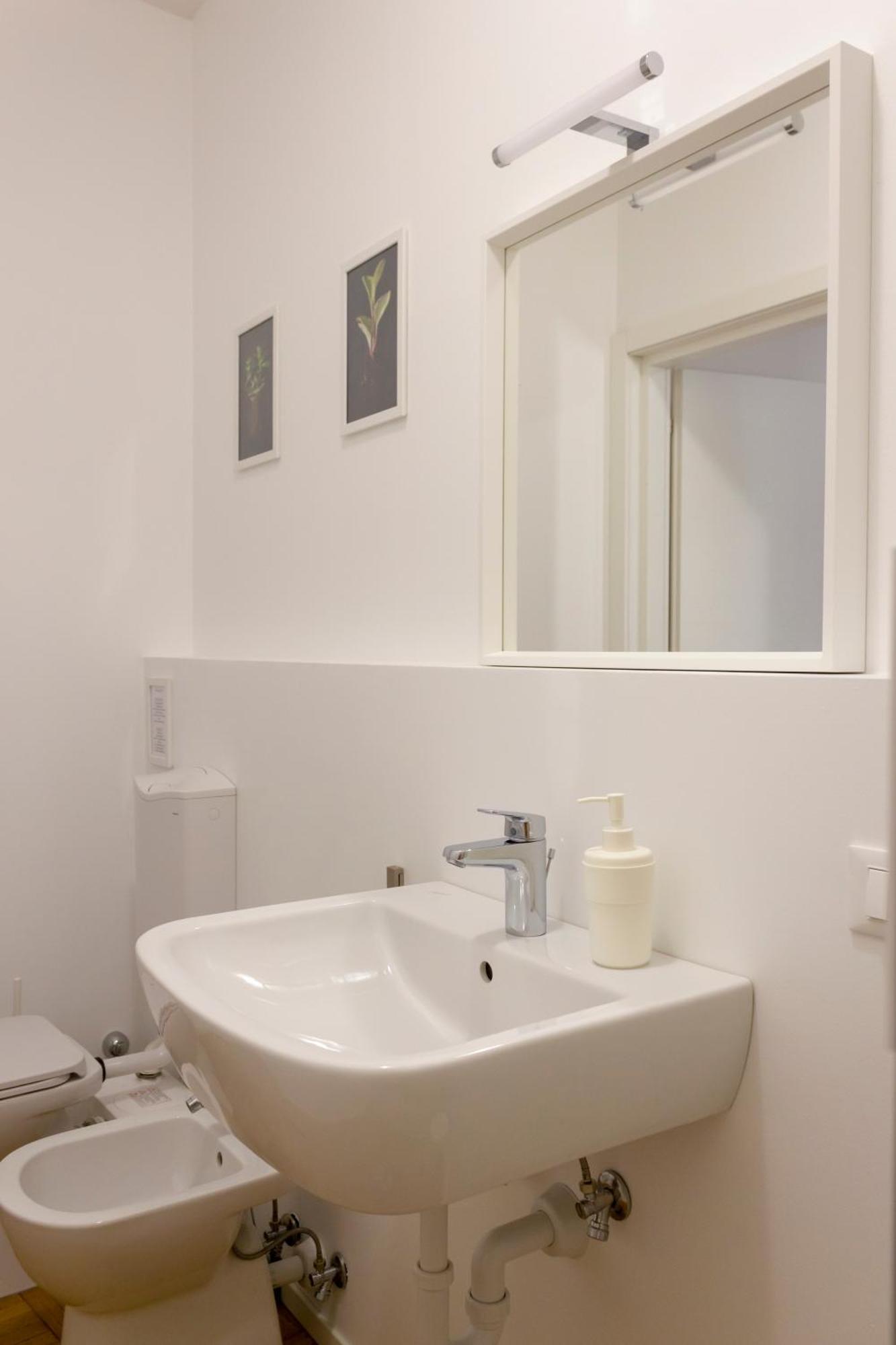 Double or Twin Room Private Bathroom