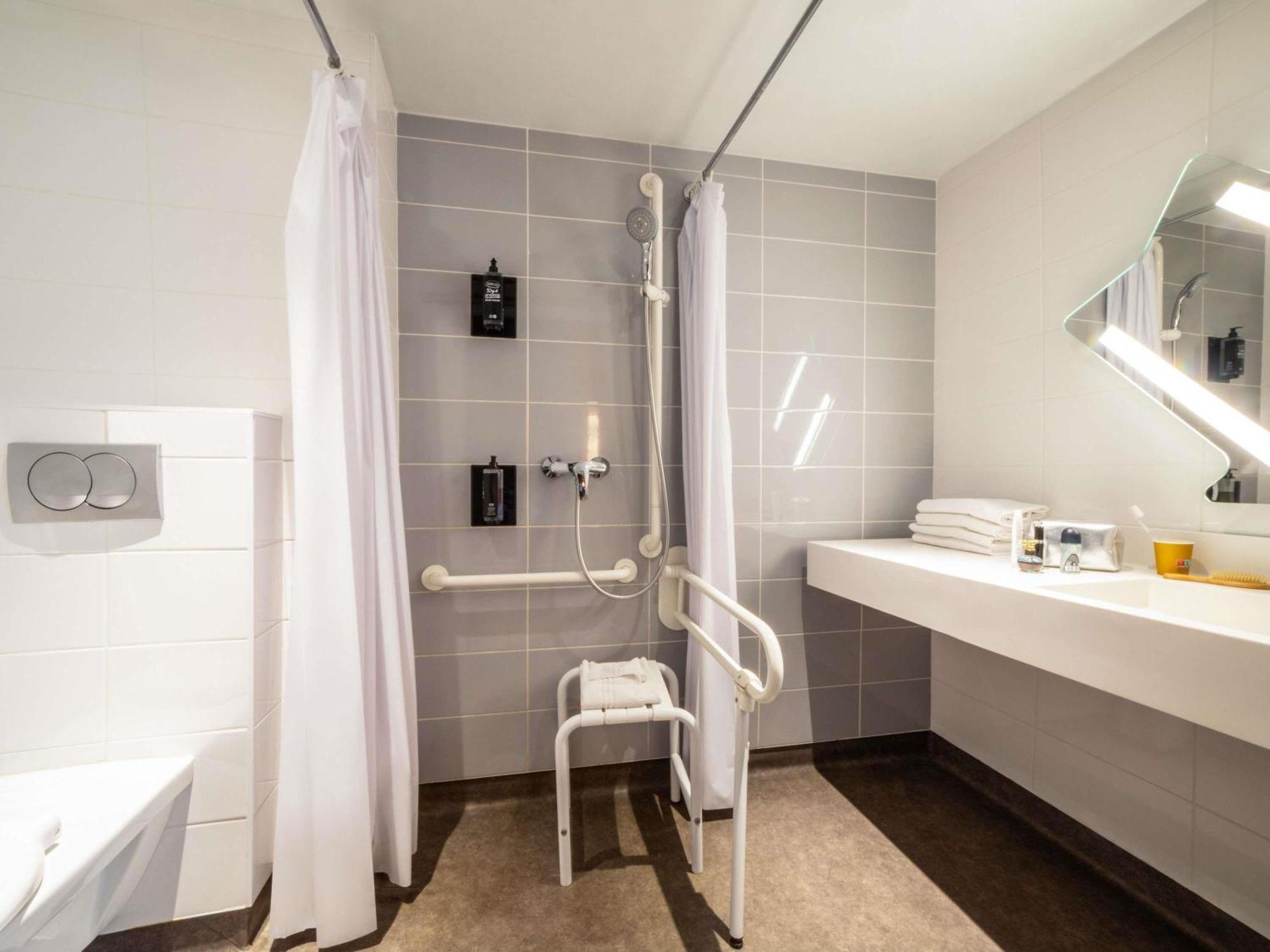 Accessible King Room,1739526610:JPEG