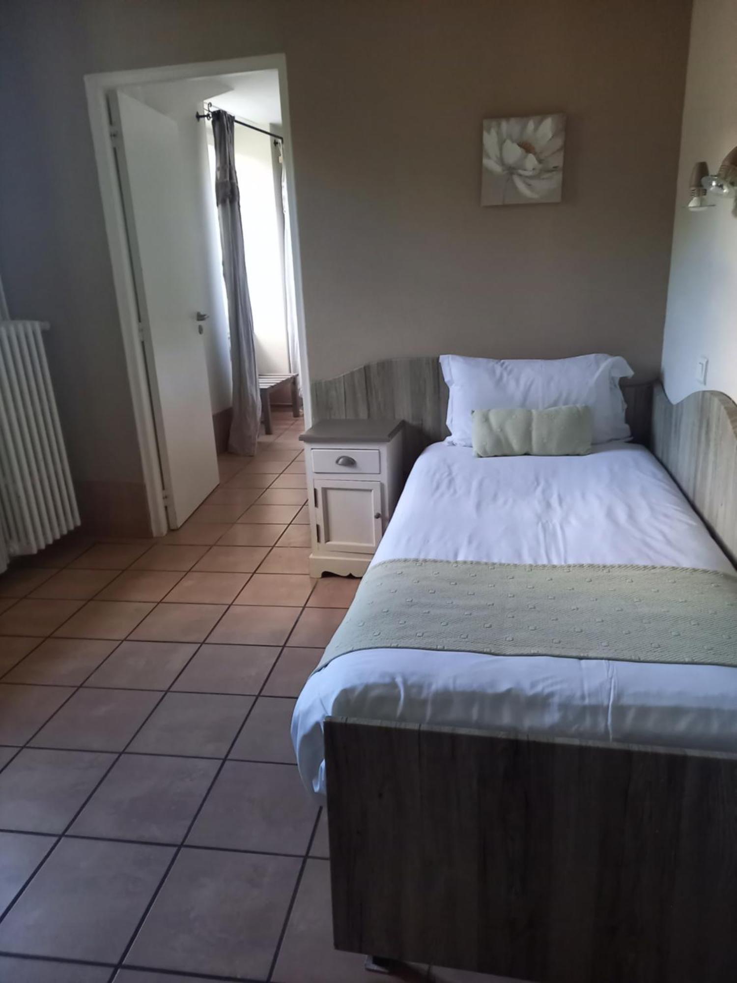 Triple Room City View,1739527406:JPEG