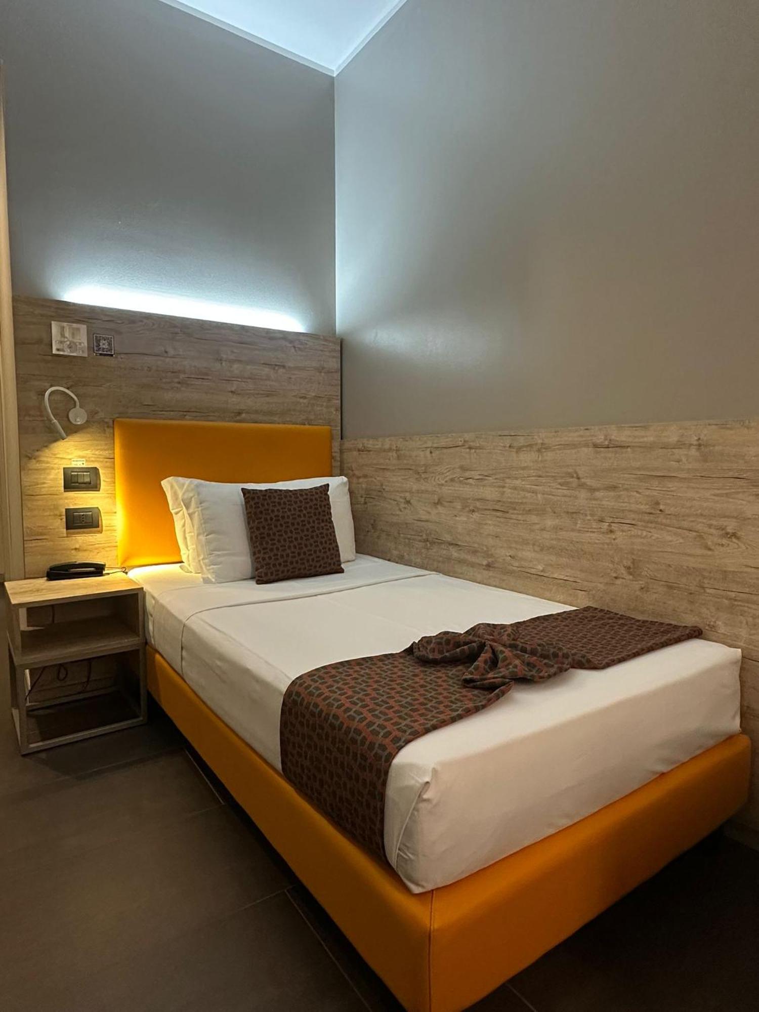 Deluxe Single Room