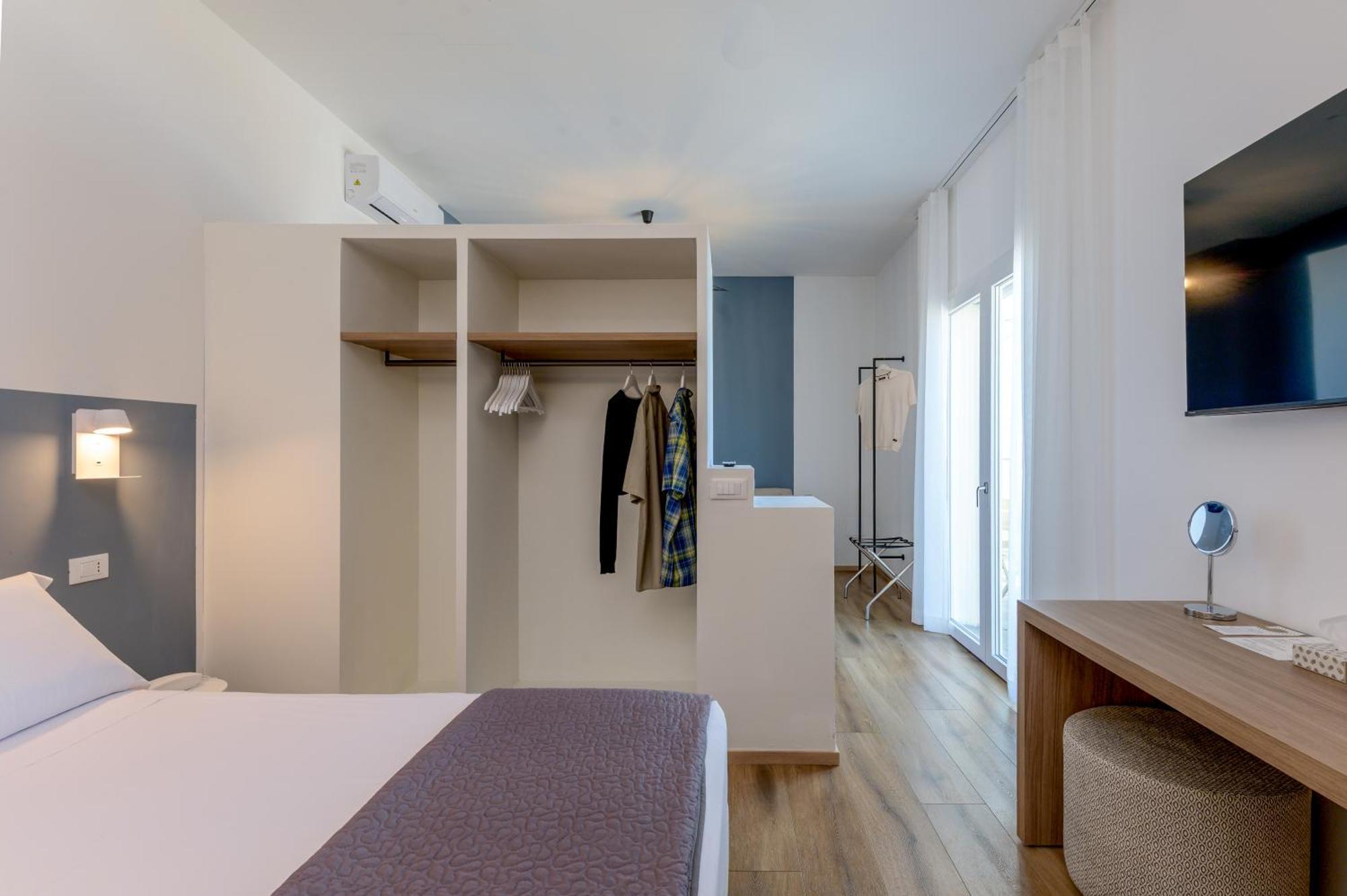 Deluxe Triple Room Sea View