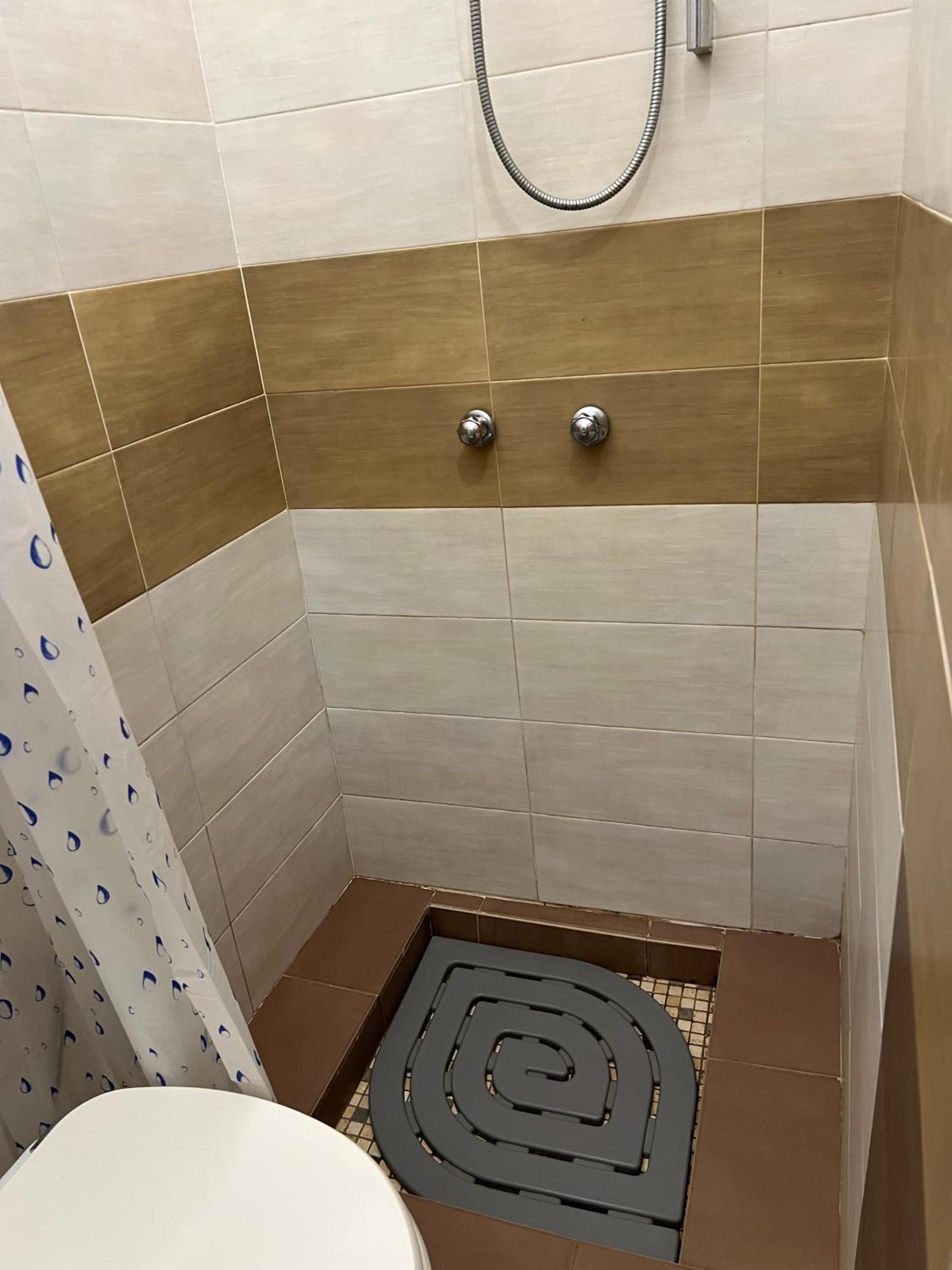Triple Room Private Bathroom