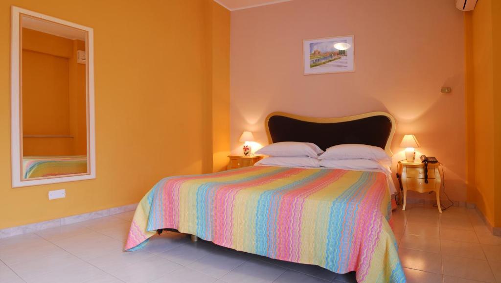 Standard Double or Twin Room,17473766:JPEG