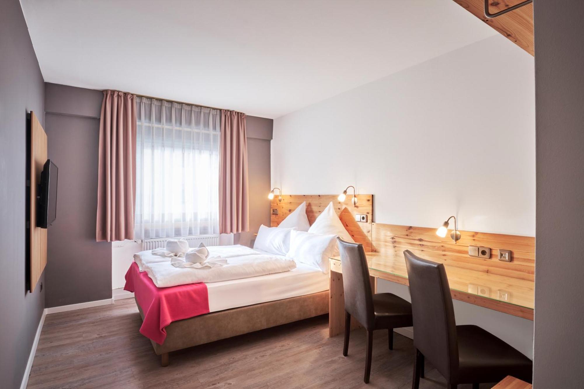 Quadruple Room,1742570258:JPEG