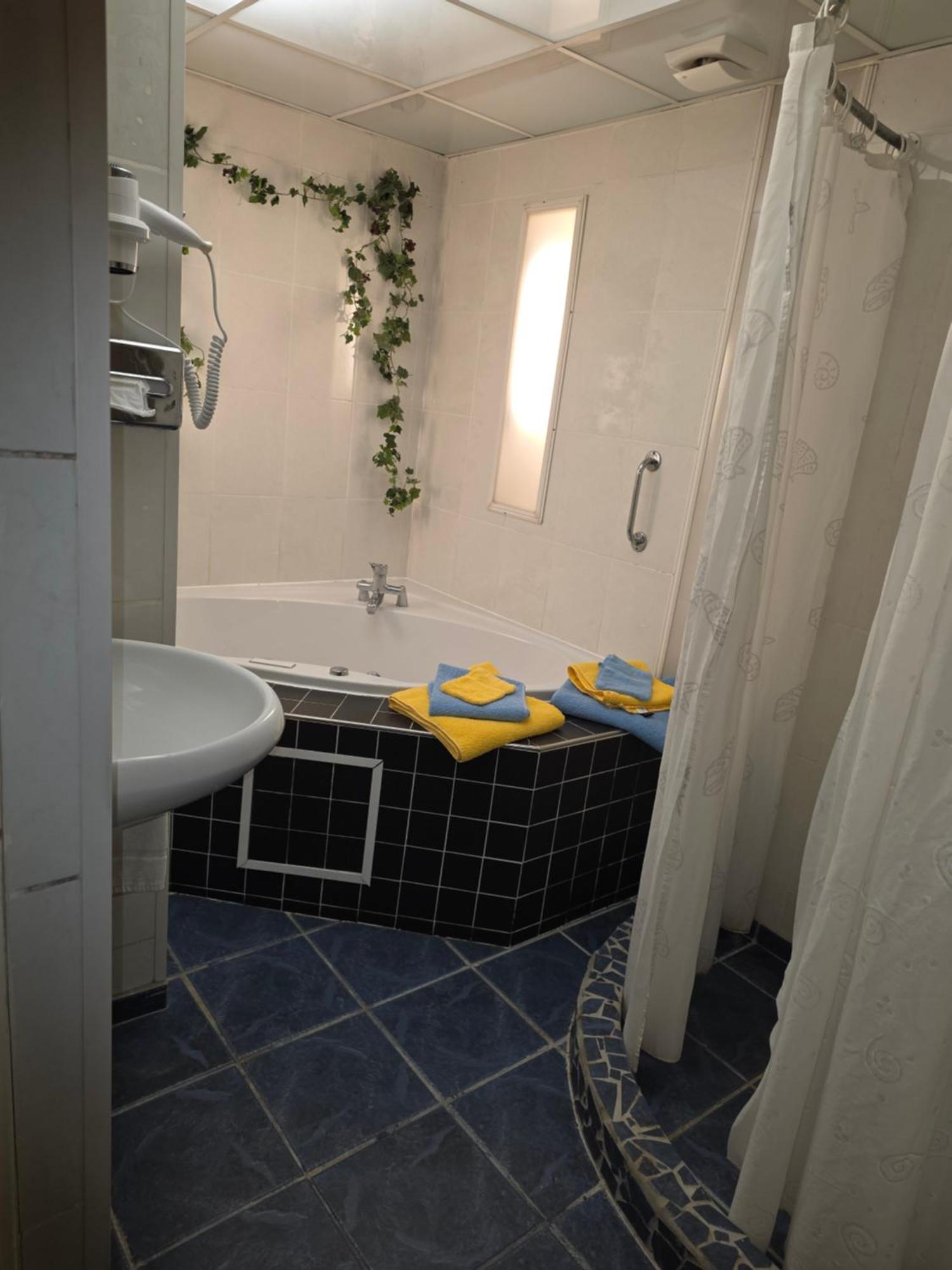 Double Room Spa Bath