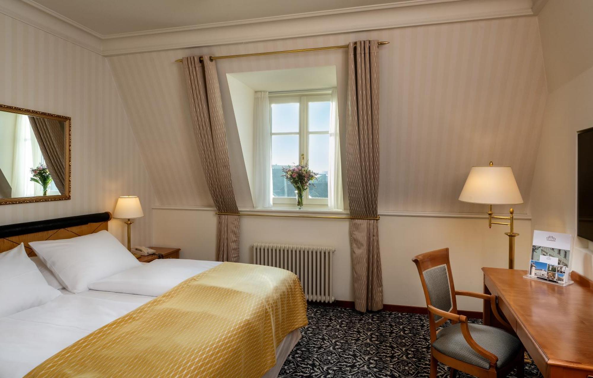 Deluxe Room,1742568087:JPEG