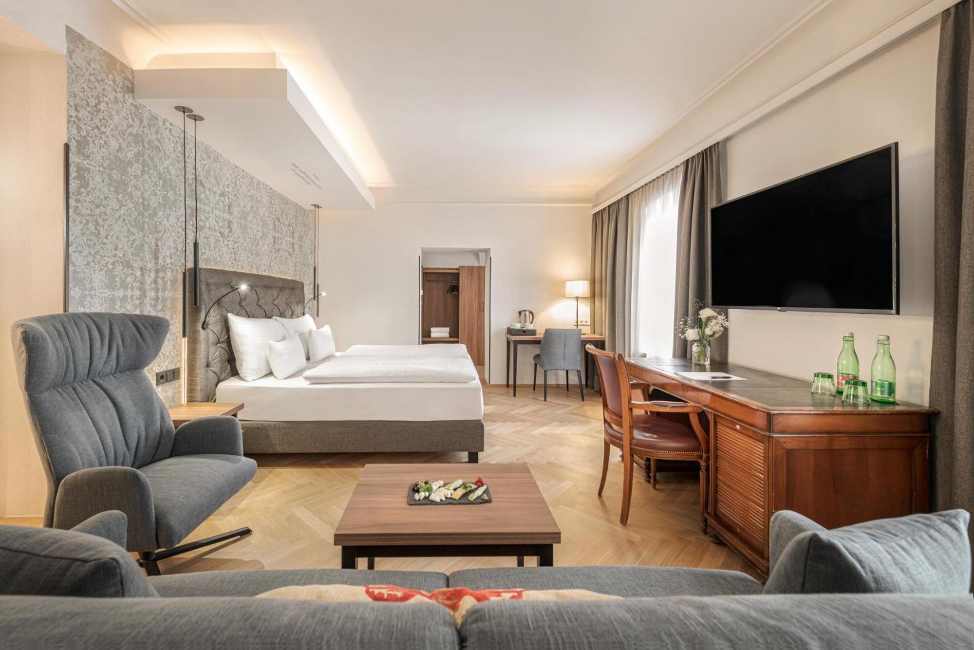 Deluxe Junior Suite