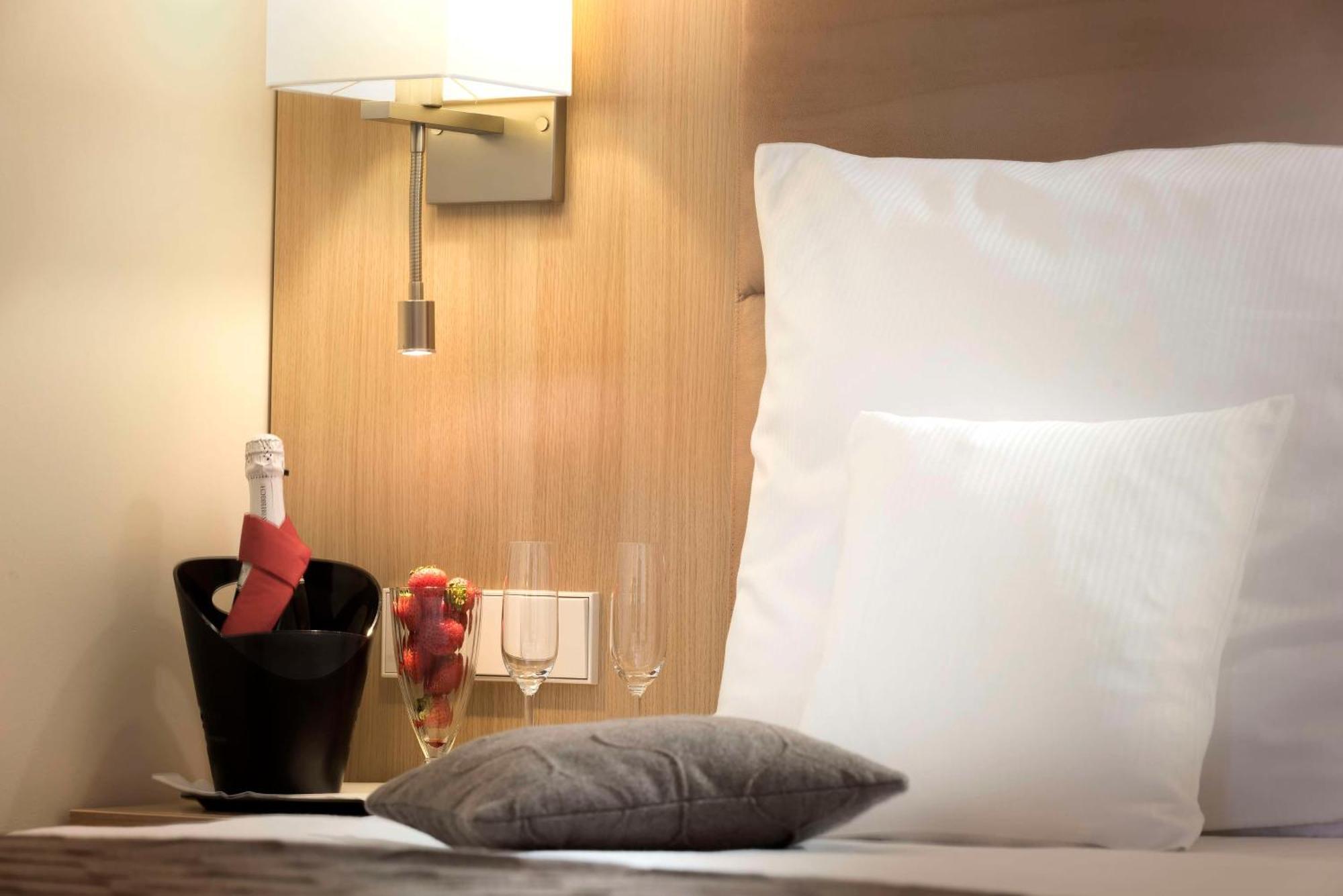 Classic Double Room,1742569917:JPEG