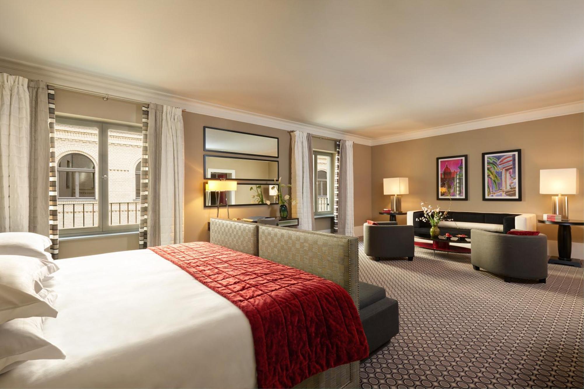 Deluxe King Suite