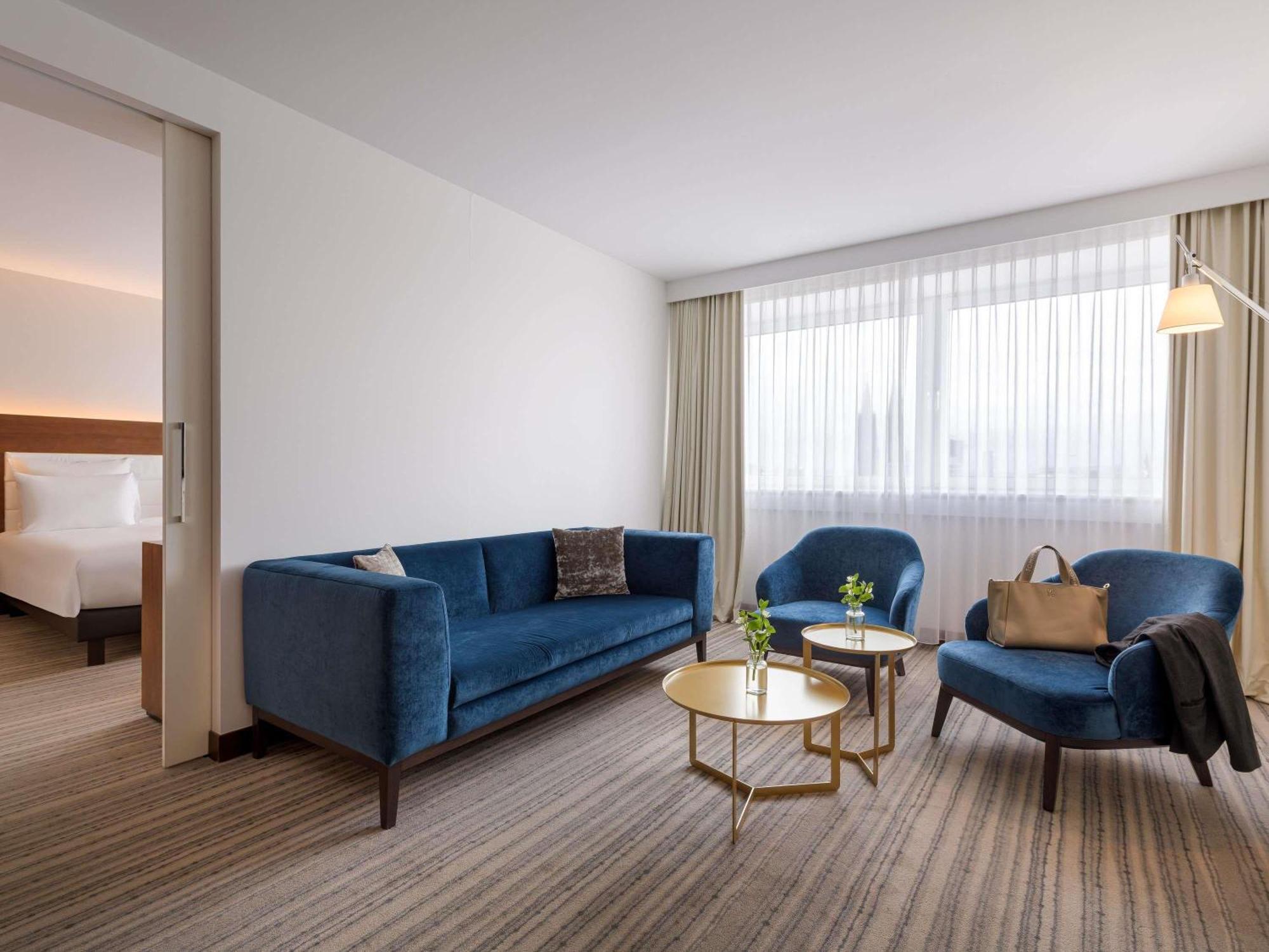 Deluxe King Suite