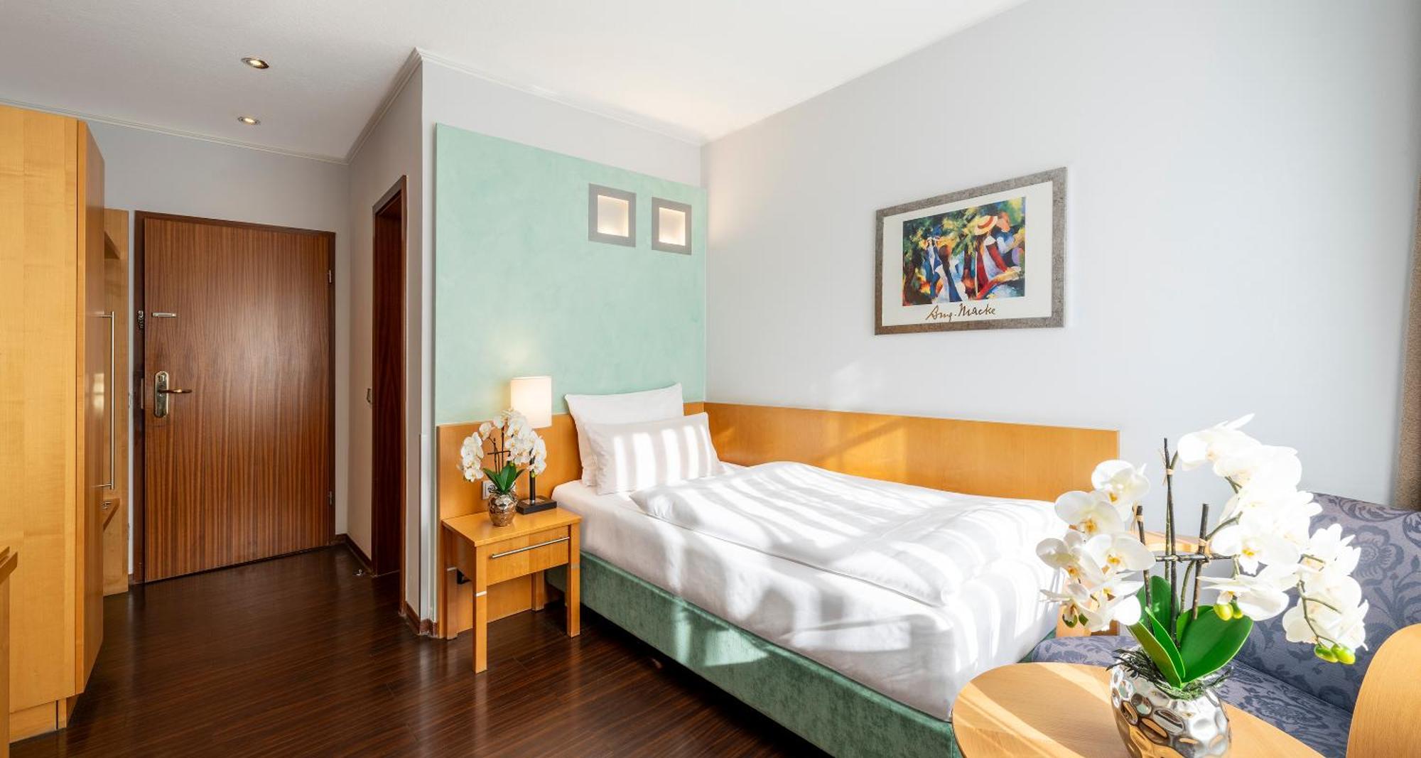 Standard Single Room,1742577387:JPEG