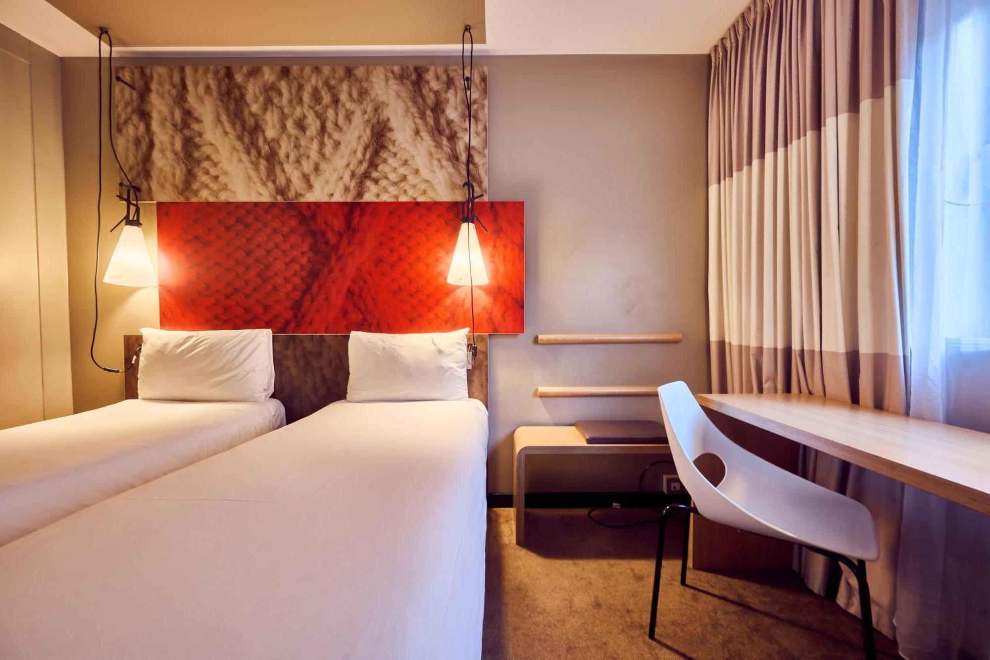 Twin Room,1742575156:JPEG