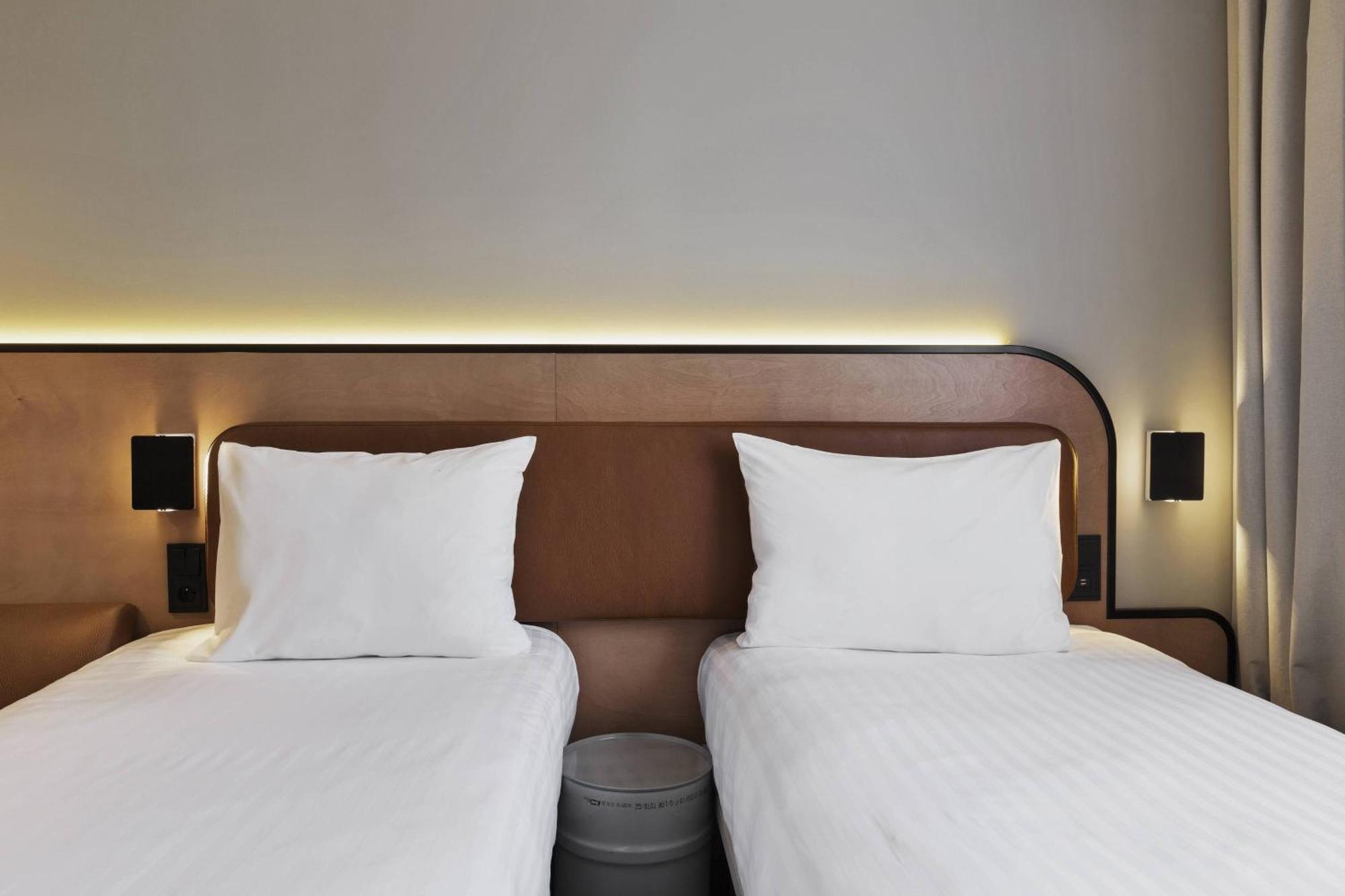 Moxy Sleeper Twin Room