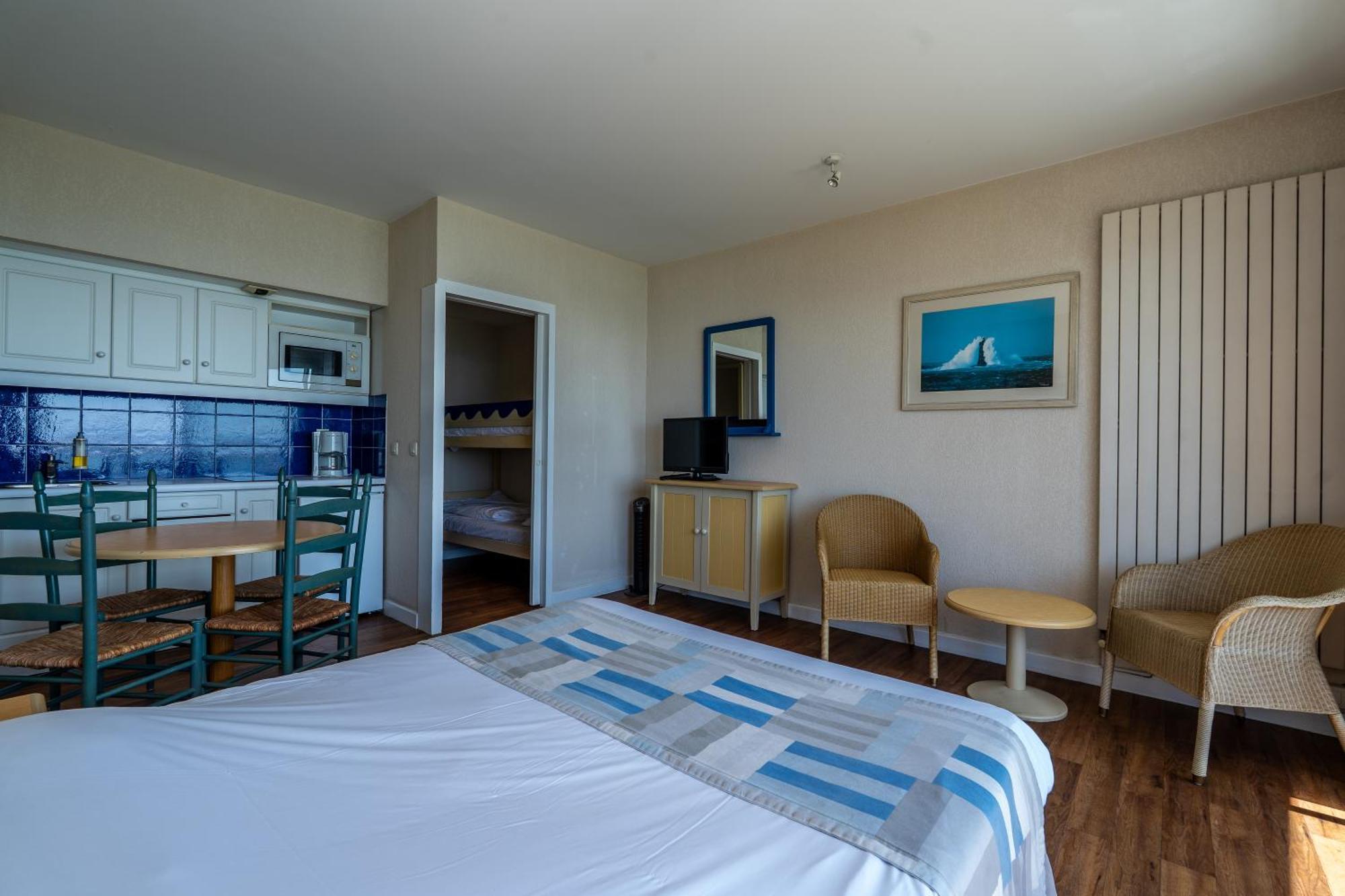 Essential Studio 2 or Panoramic ocean view