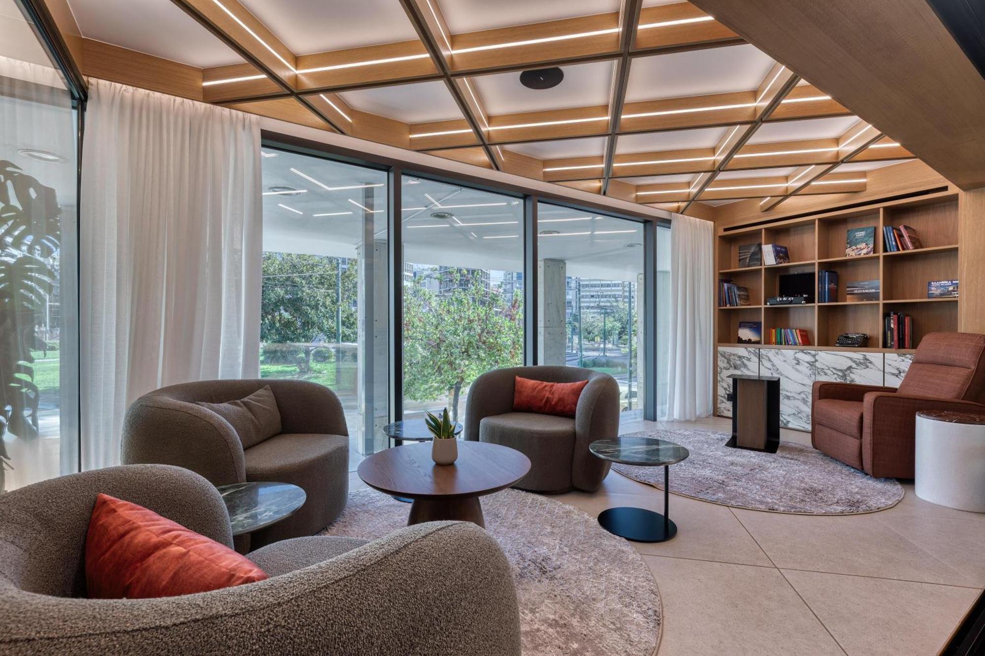 Executive Room Lounge Access