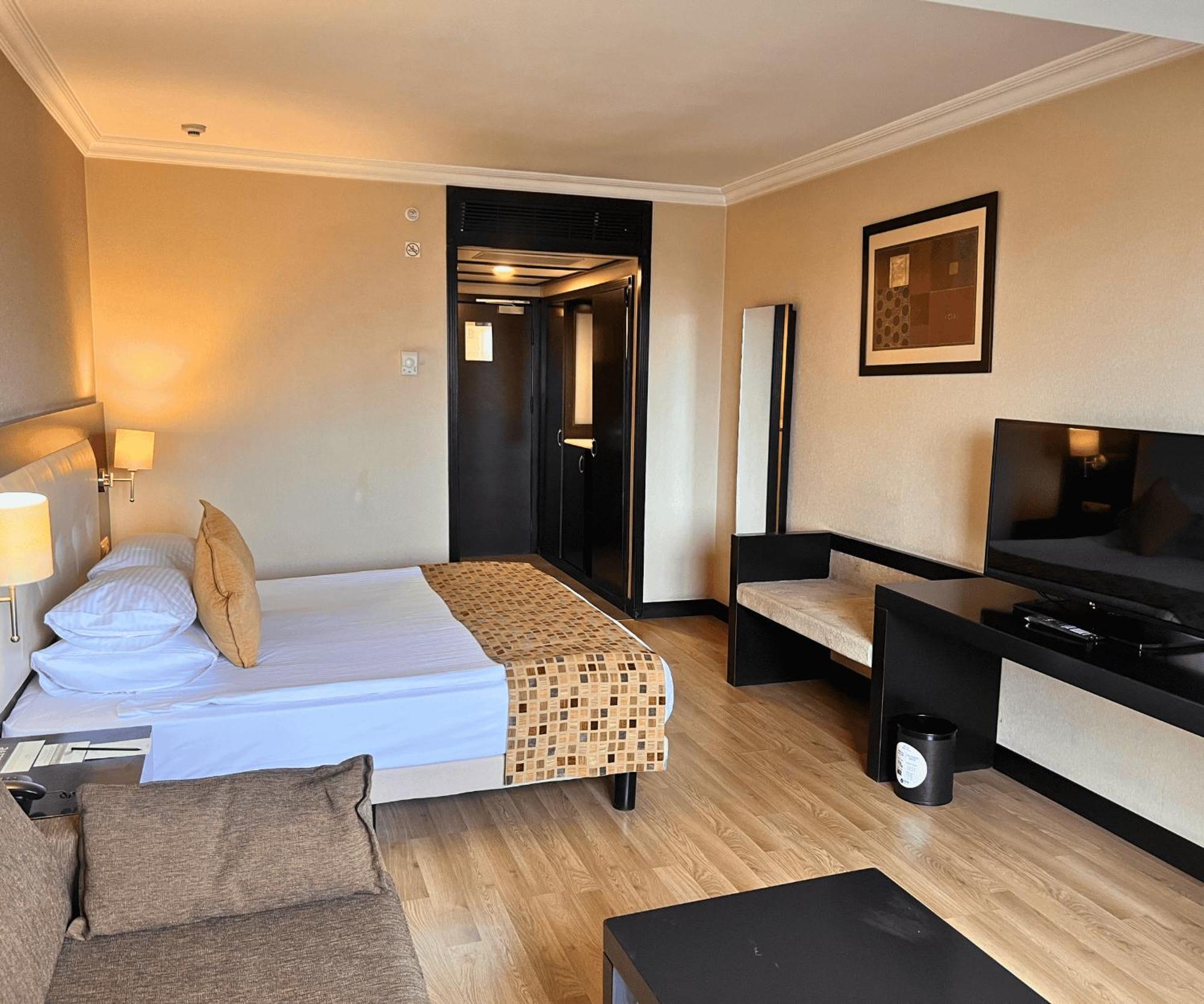 Deluxe Double Room City View
