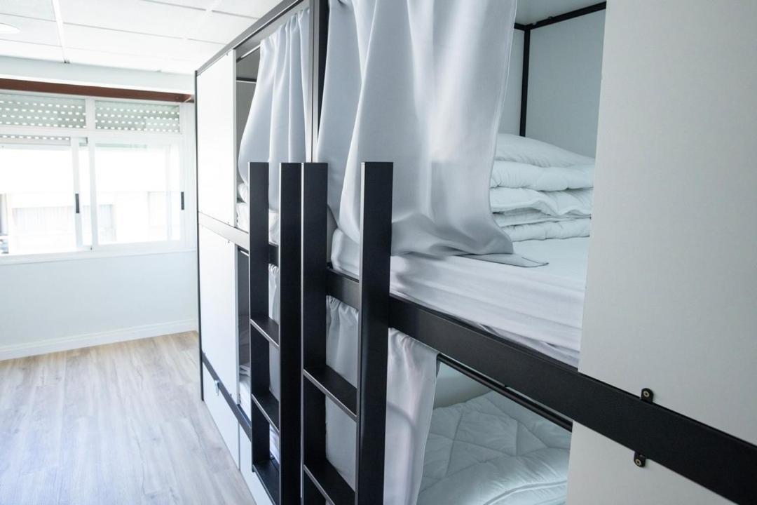 Bed 4-Bed Female Dormitory Room,1742580889:JPEG