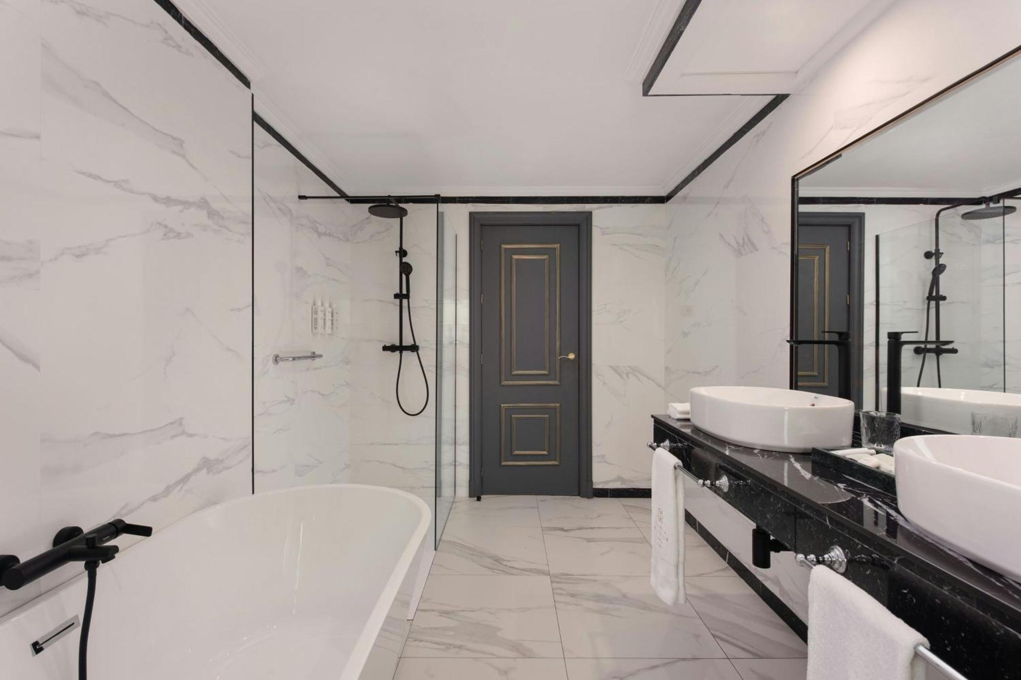 Tiffany, 1 Bedroom Junior Suite, 1 King, City view,1742581149:JPEG