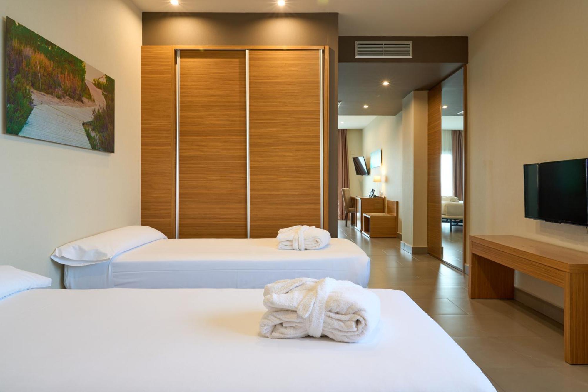 Triple Room (3 Adults),1742581681:JPEG
