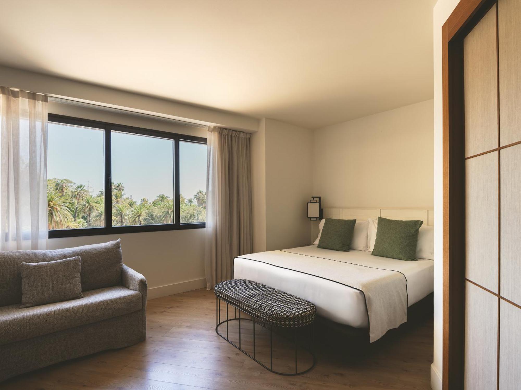 Deluxe Double or Twin Room 1