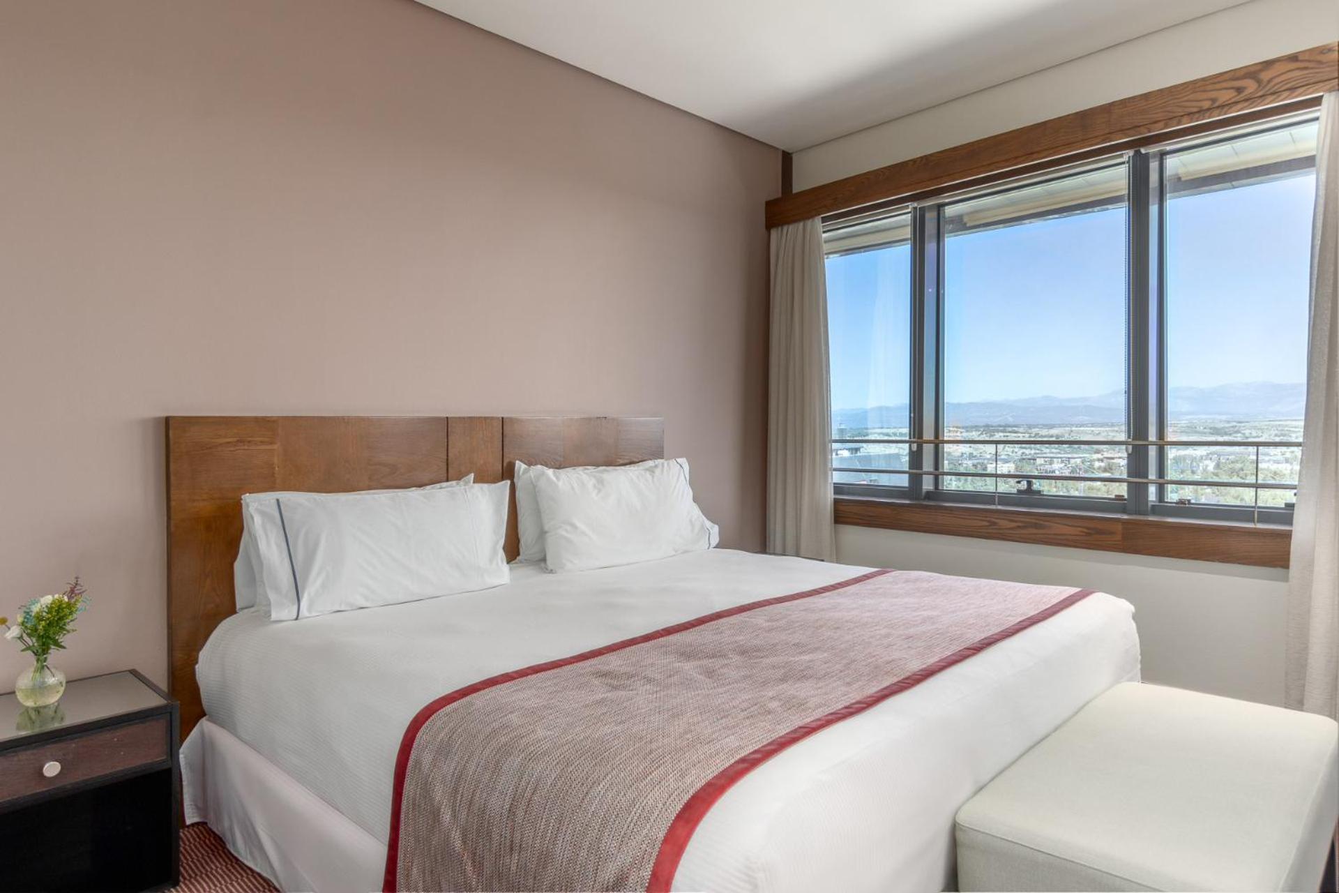 Premium Suite with Hot Tub,1742582817:JPEG