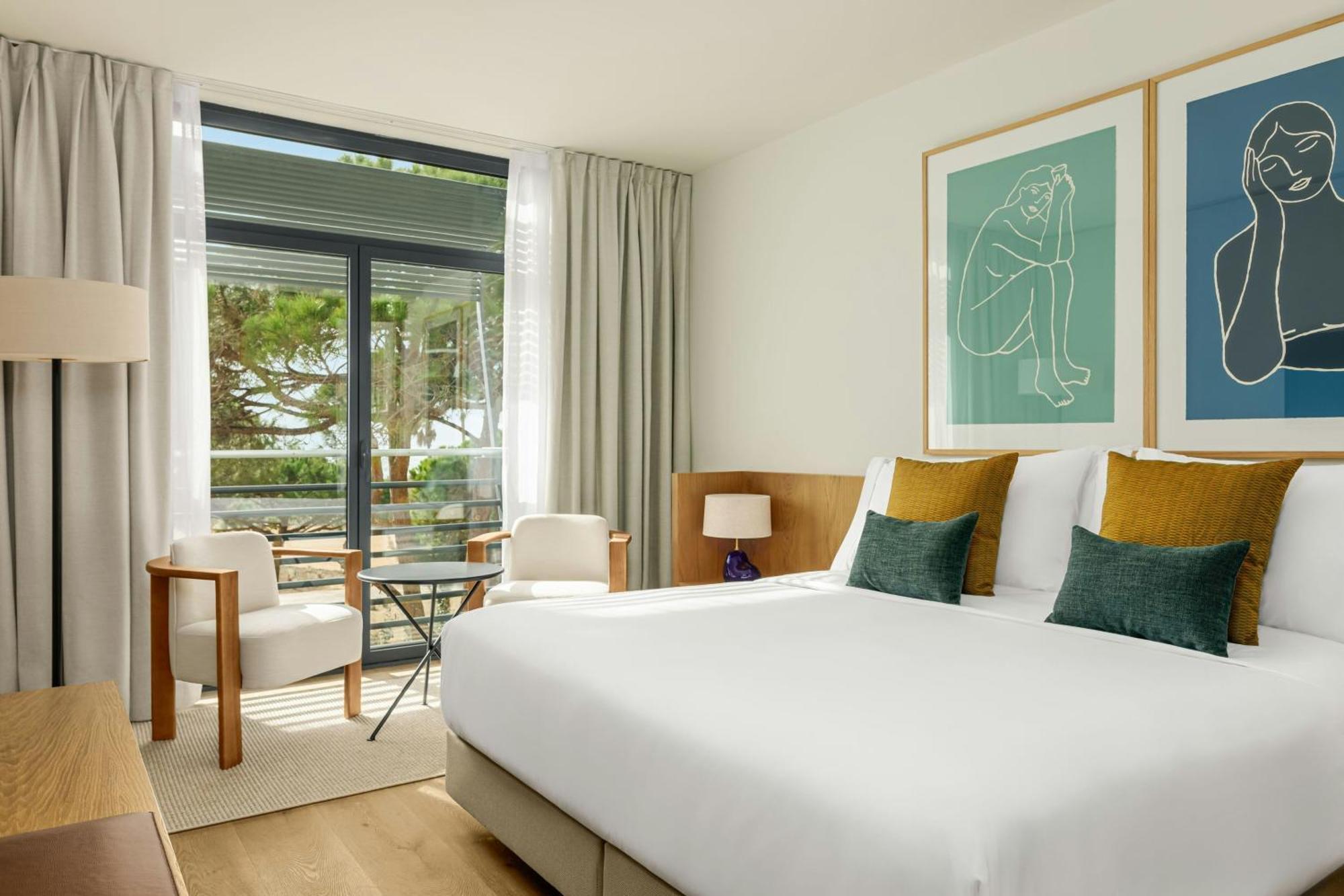 Standard King Room Garden View