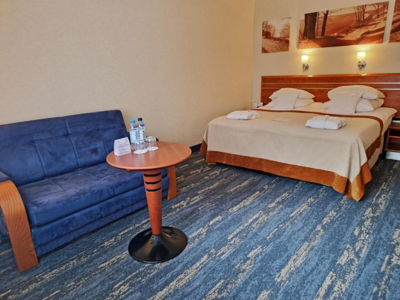 Deluxe Family Room,1742585345:JPEG