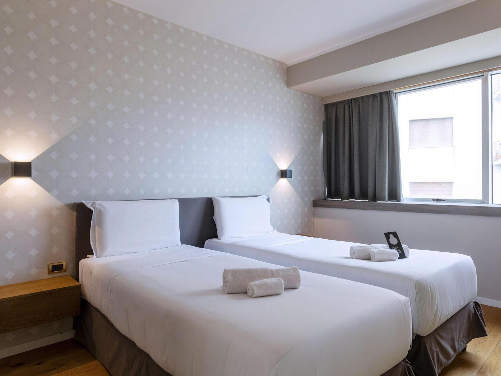 Twin Room,1742585991:JPEG