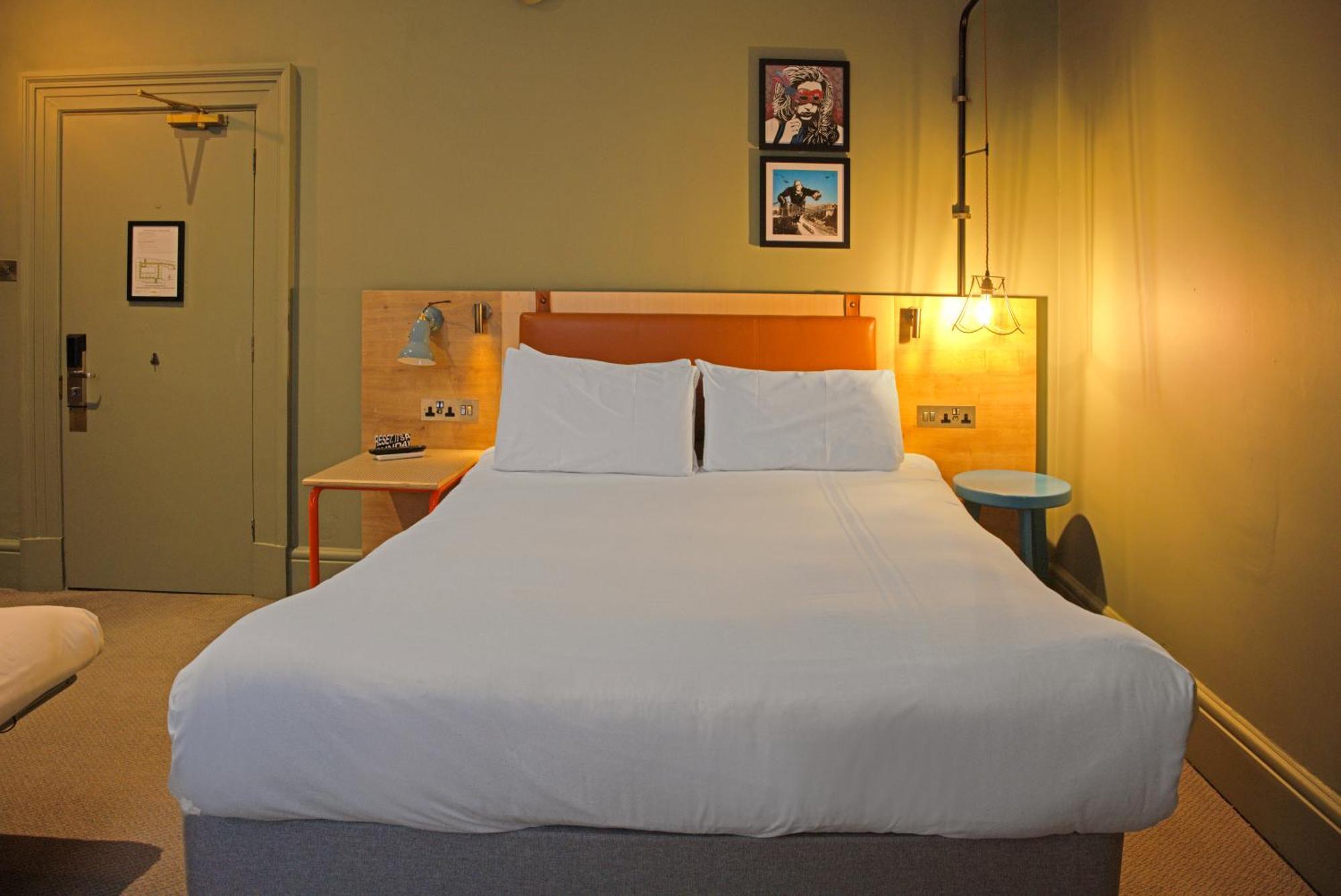 Double Room,1742608068:JPEG