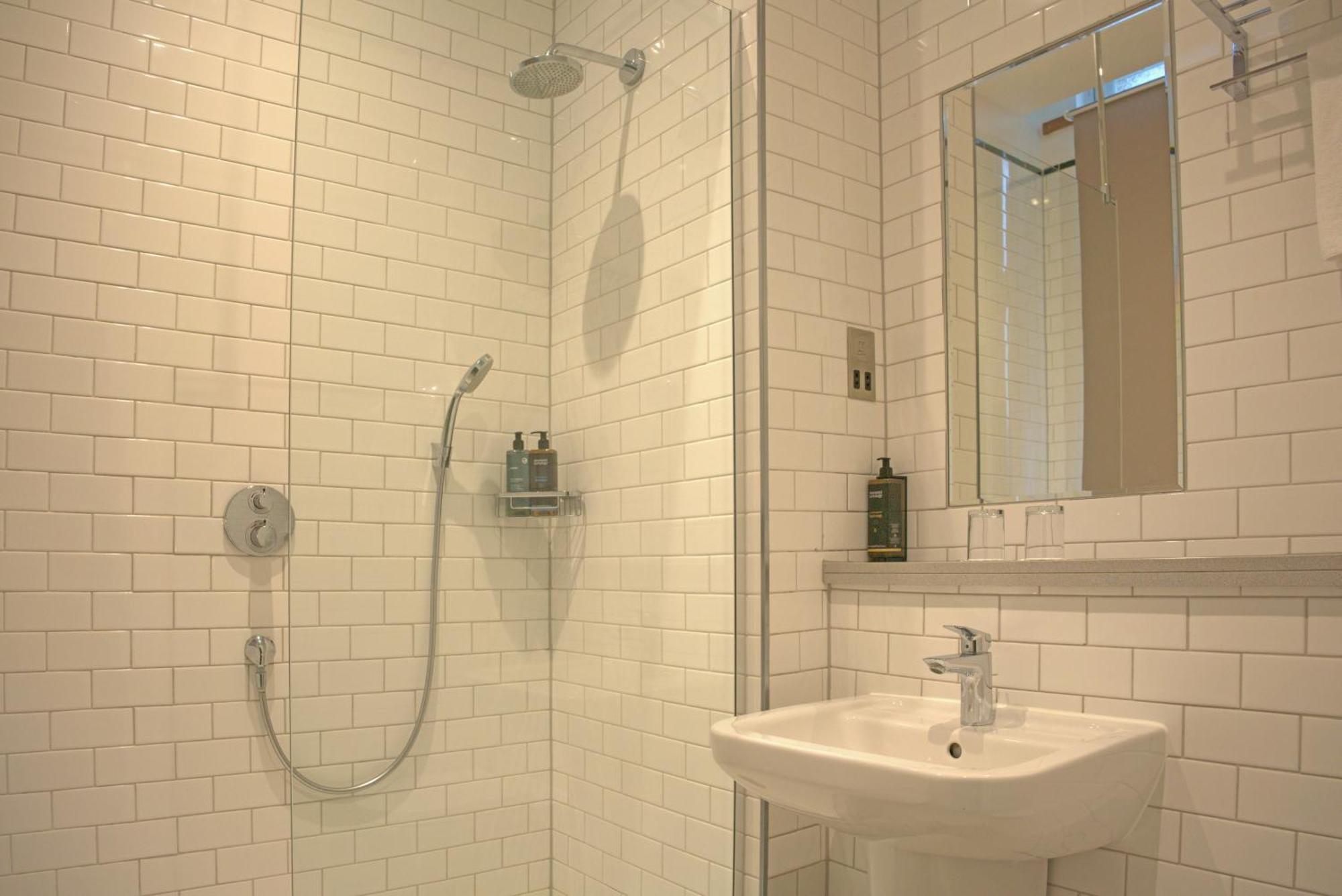 Standard Twin Room,1742589322:JPEG