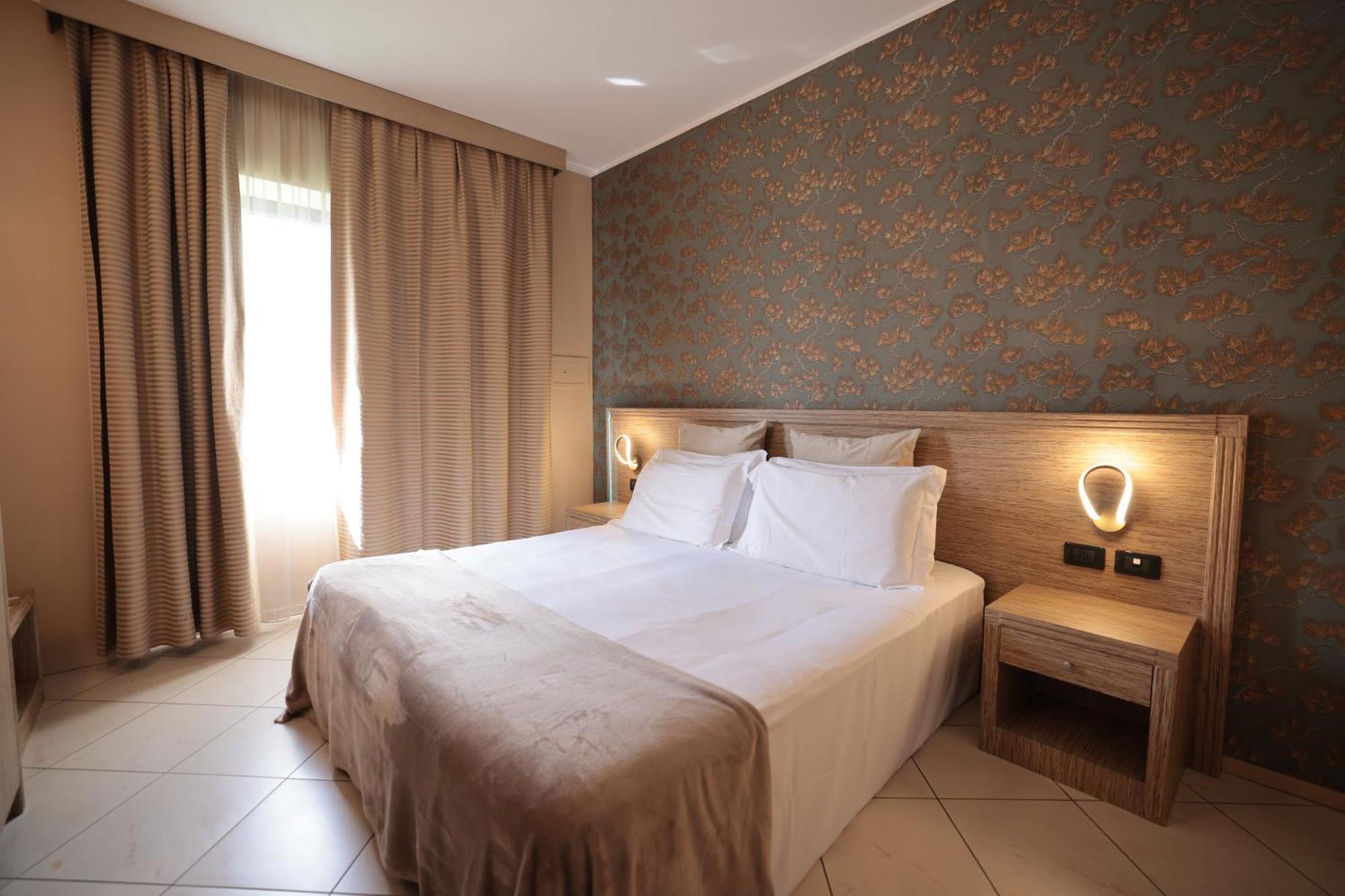 Double Room,1746824459:JPEG