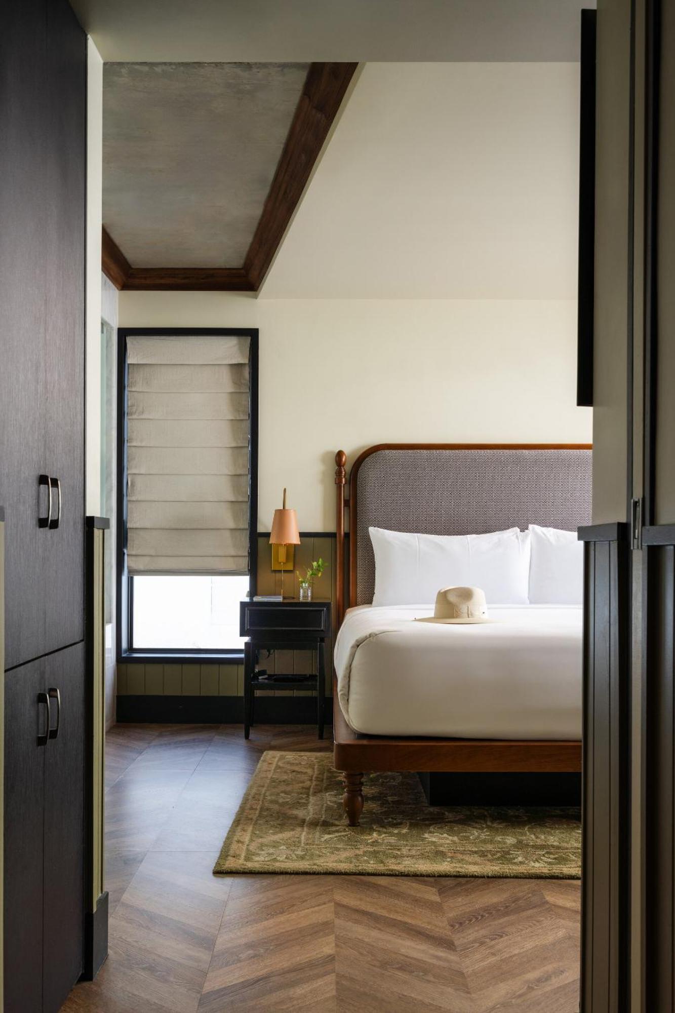 One-Bedroom King Suite Non-Smoking