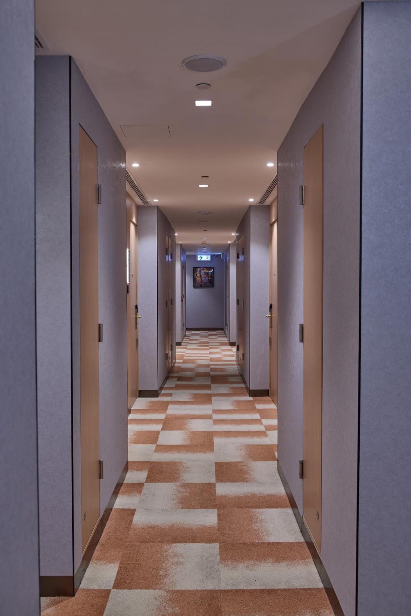 Rosedale King or Twin Room 33 or F