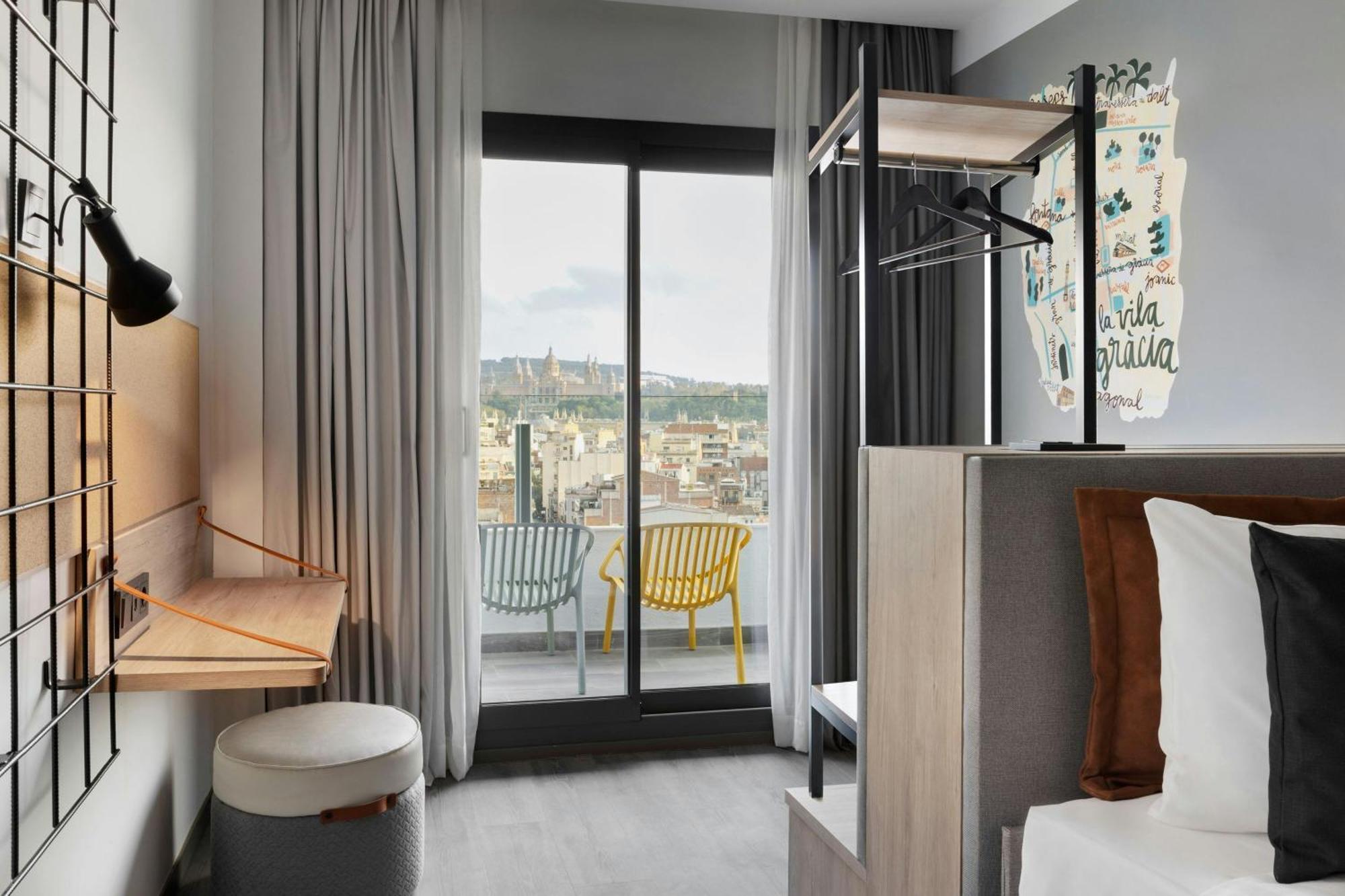 Moxy Twin Room Balcony City View