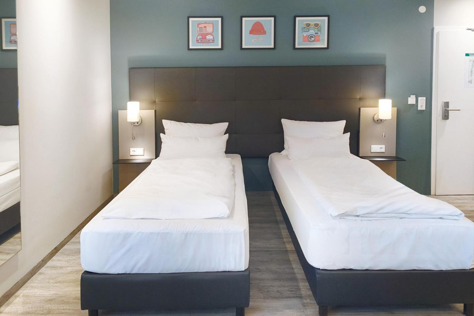 Standard Twin Room,1742595258:JPEG