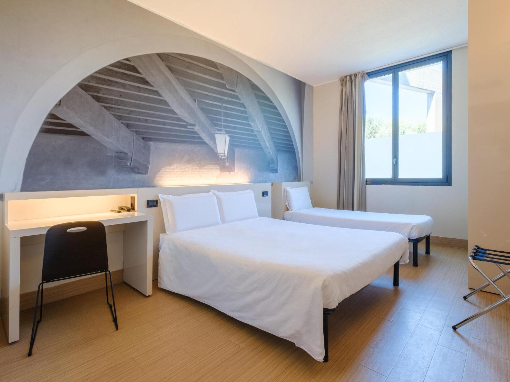 Basic Triple Room