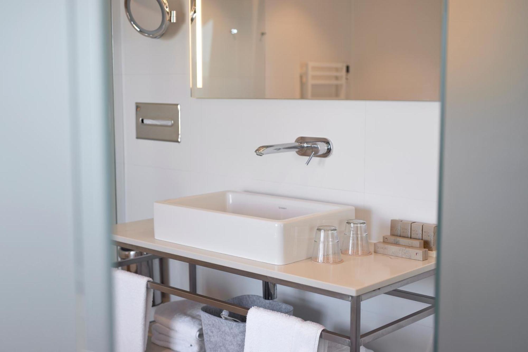 Superior Suite with bath,1742601057:JPEG