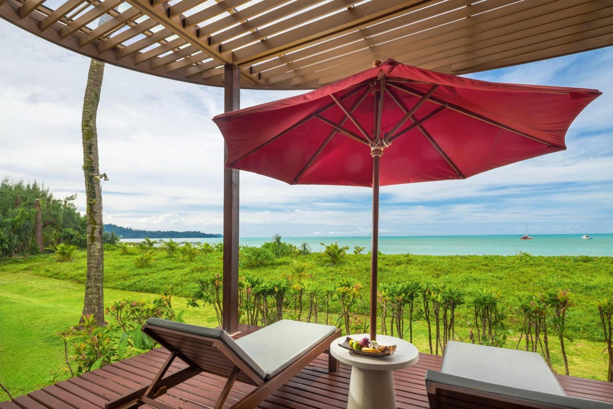 King Oceanfront Villa