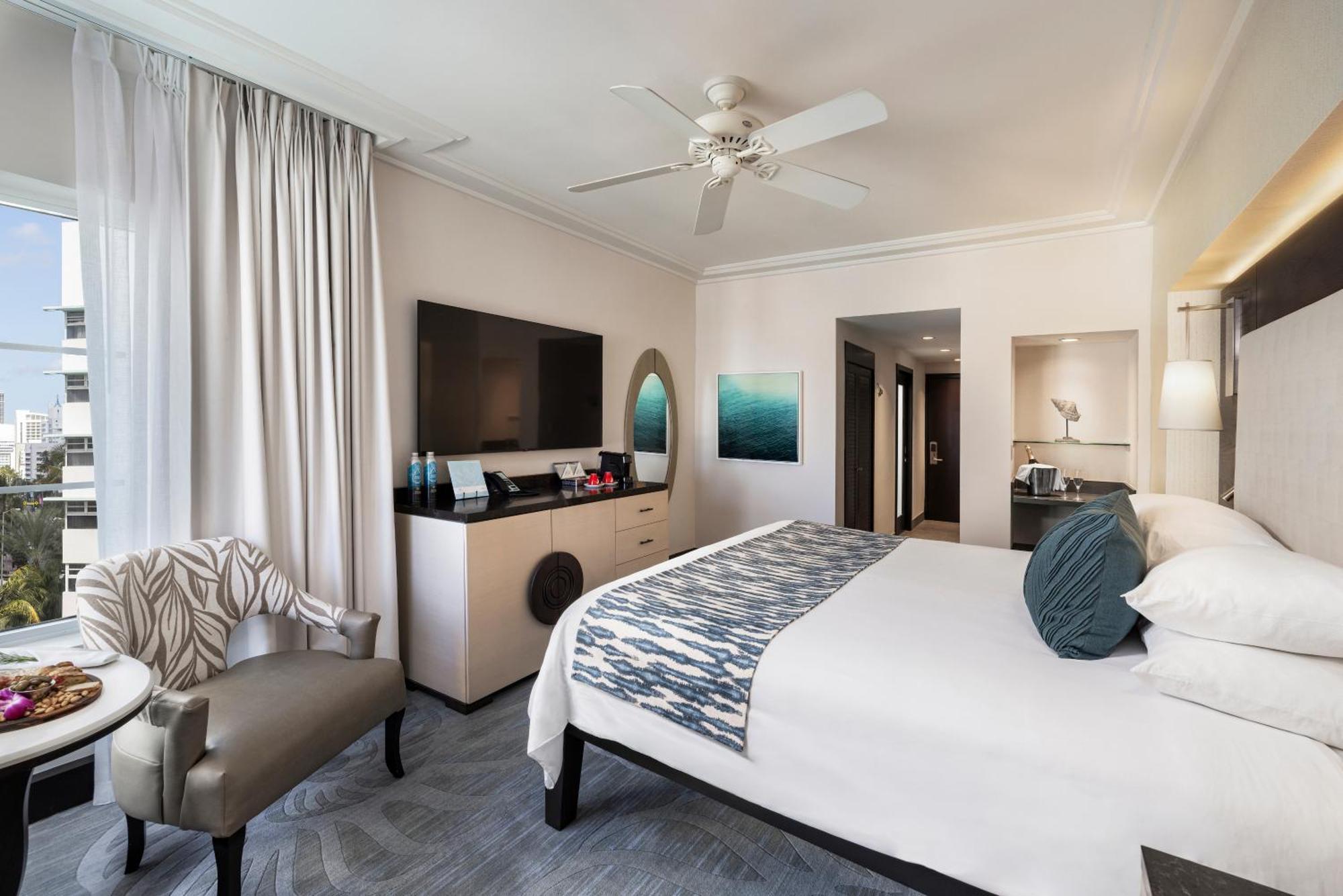 Standard 1 King Bed