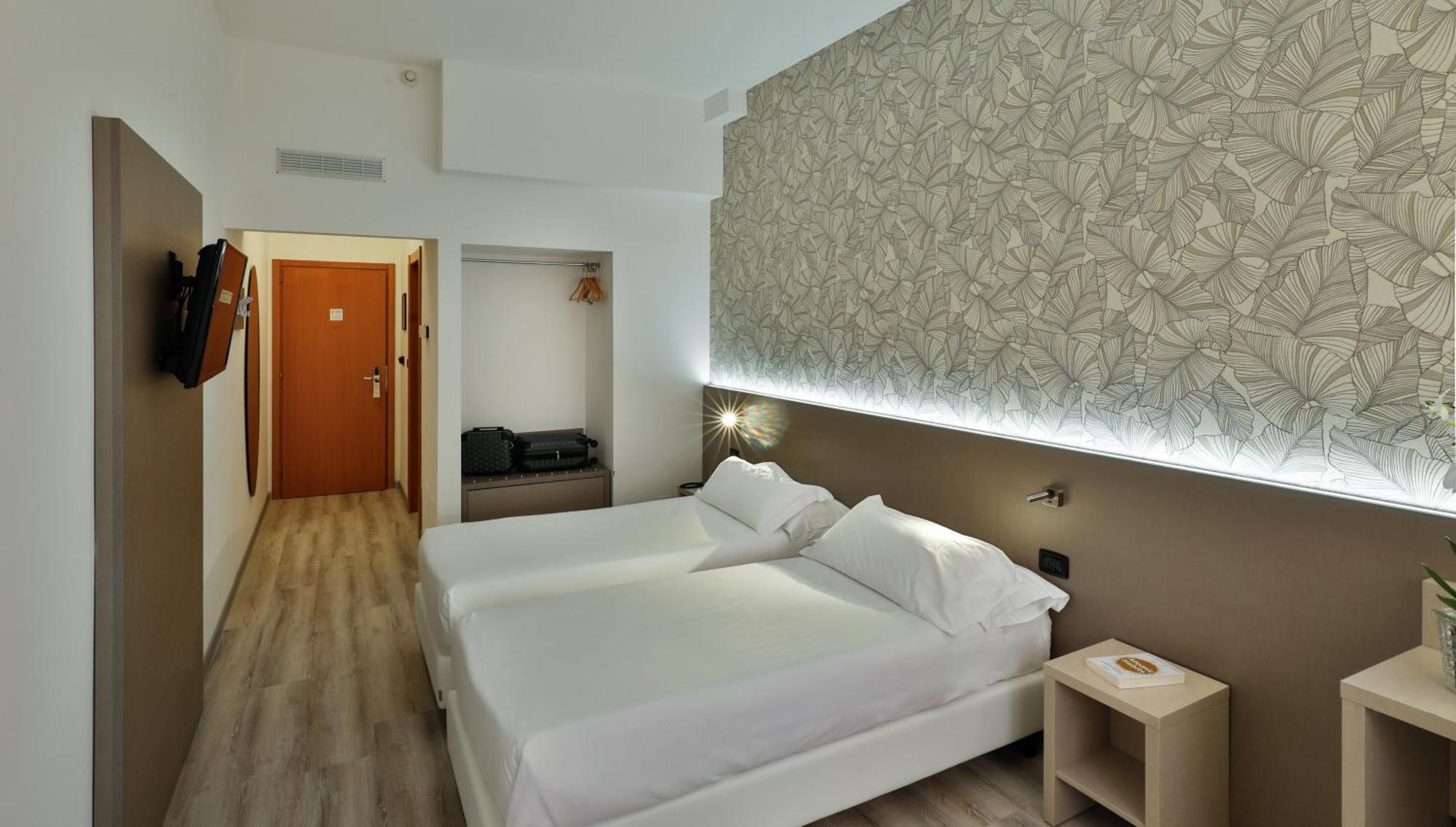 Twin Room,1664650755:JPEG