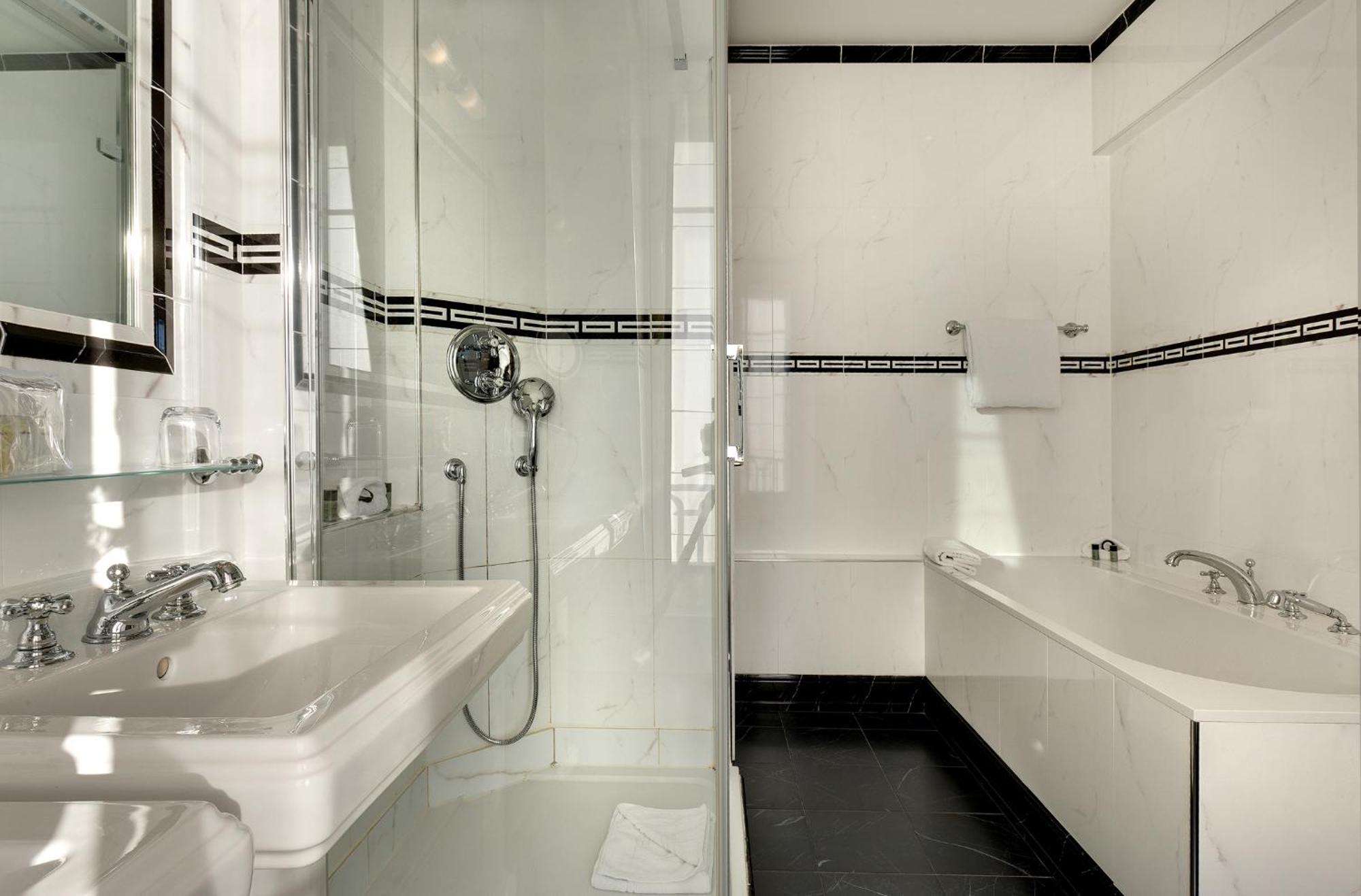 Chambre Double Privilège vue Seine & Paris