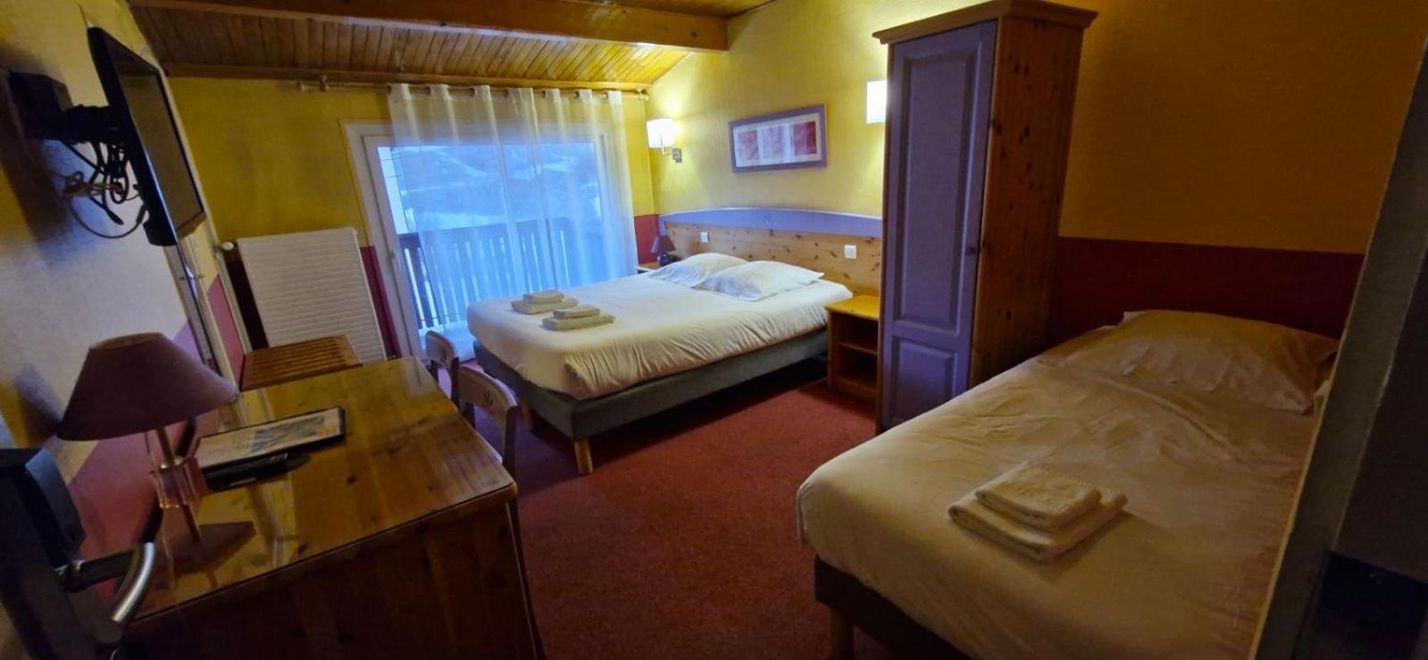 Triple Room City View,1742607134:JPEG