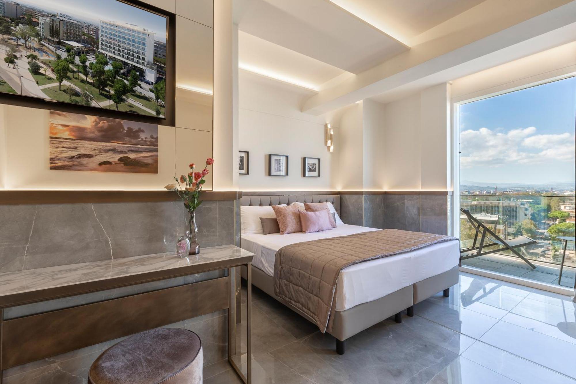 Deluxe Double or Twin Room
