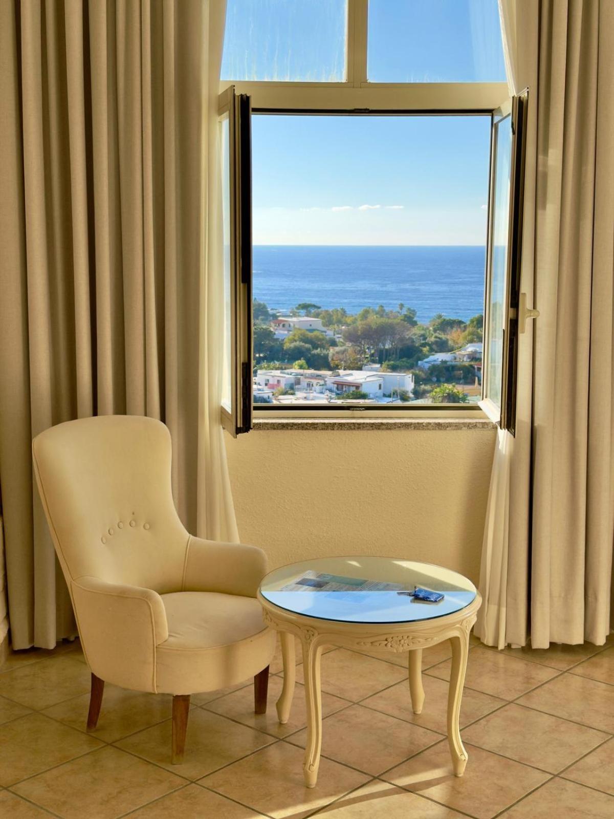 Double or Twin Room with Sea View,1446784330:JPEG