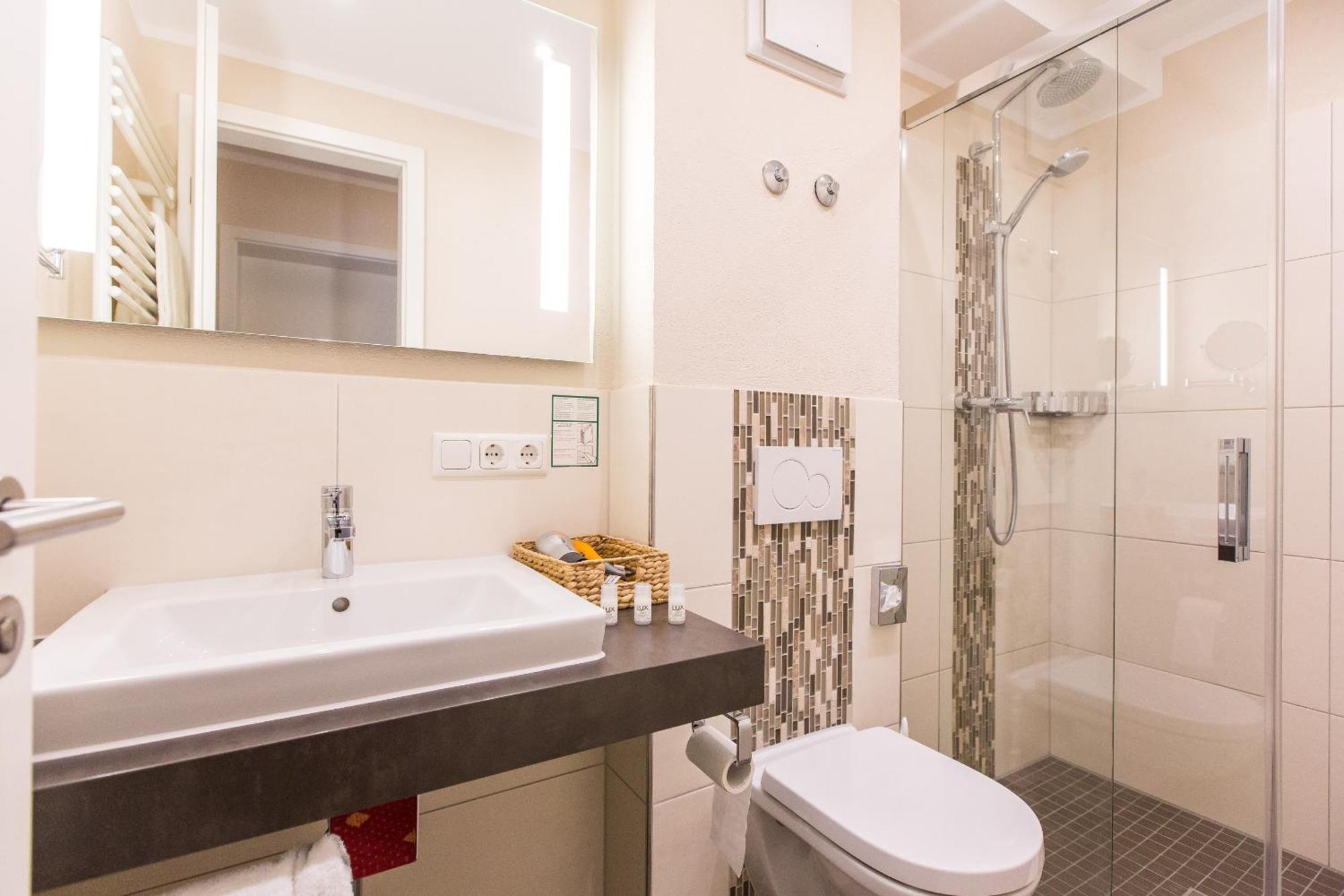 Classic Triple Room,1742615729:JPEG