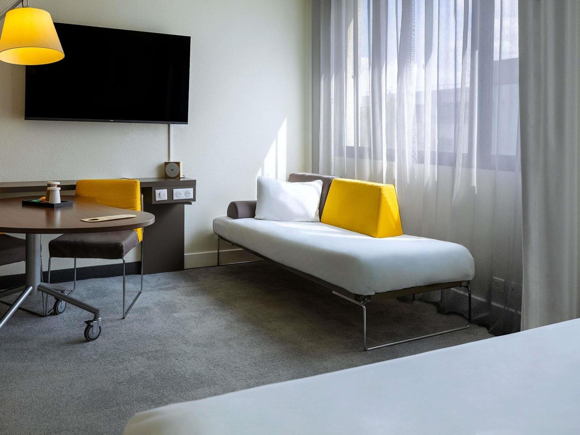Standard Double Room with Sofa Bed - Disability Access,1742620882:JPEG