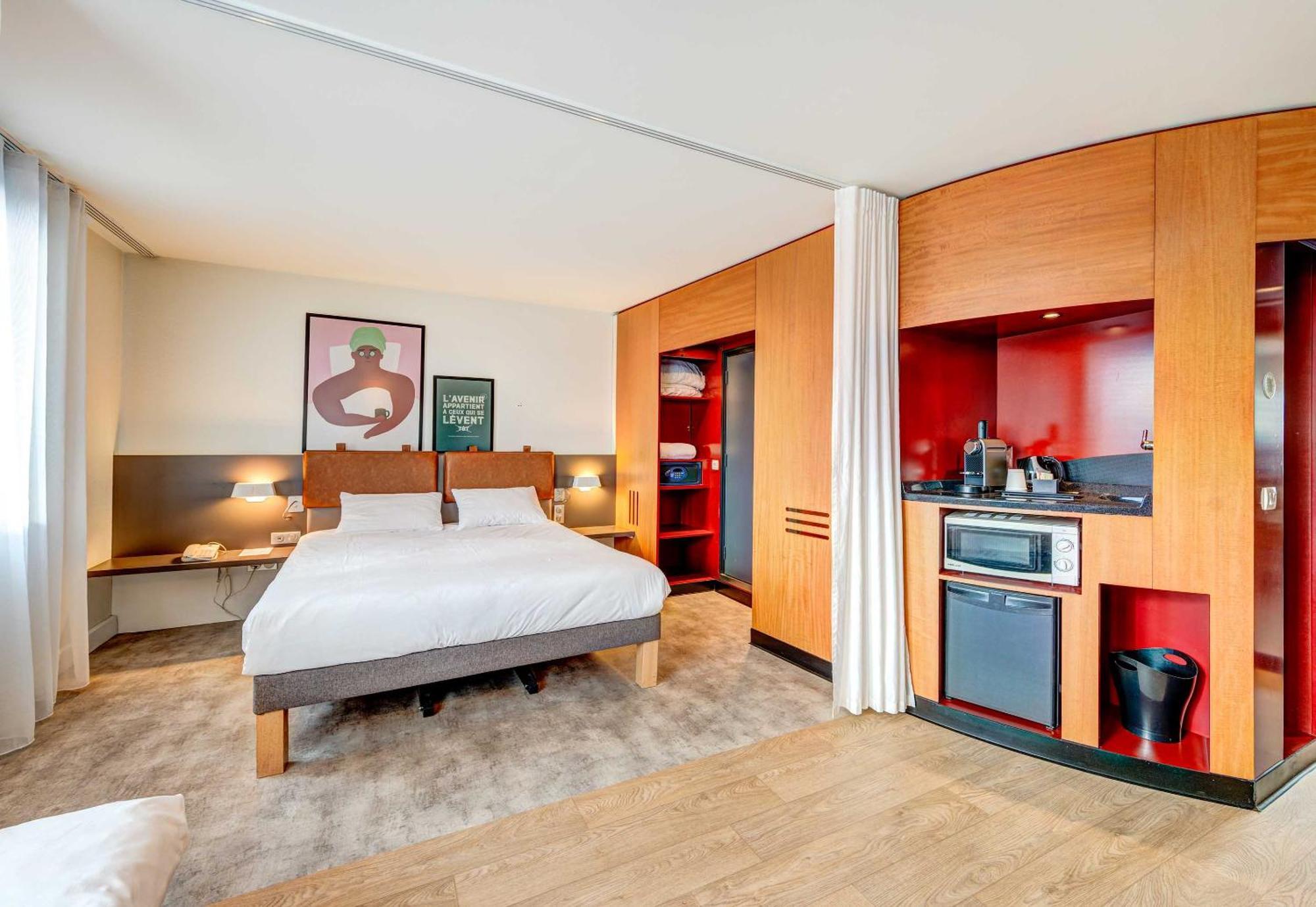 Double Room,1742616479:JPEG