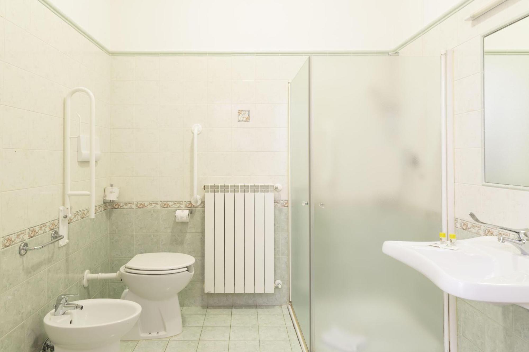 Twin Room,1742620720:JPEG