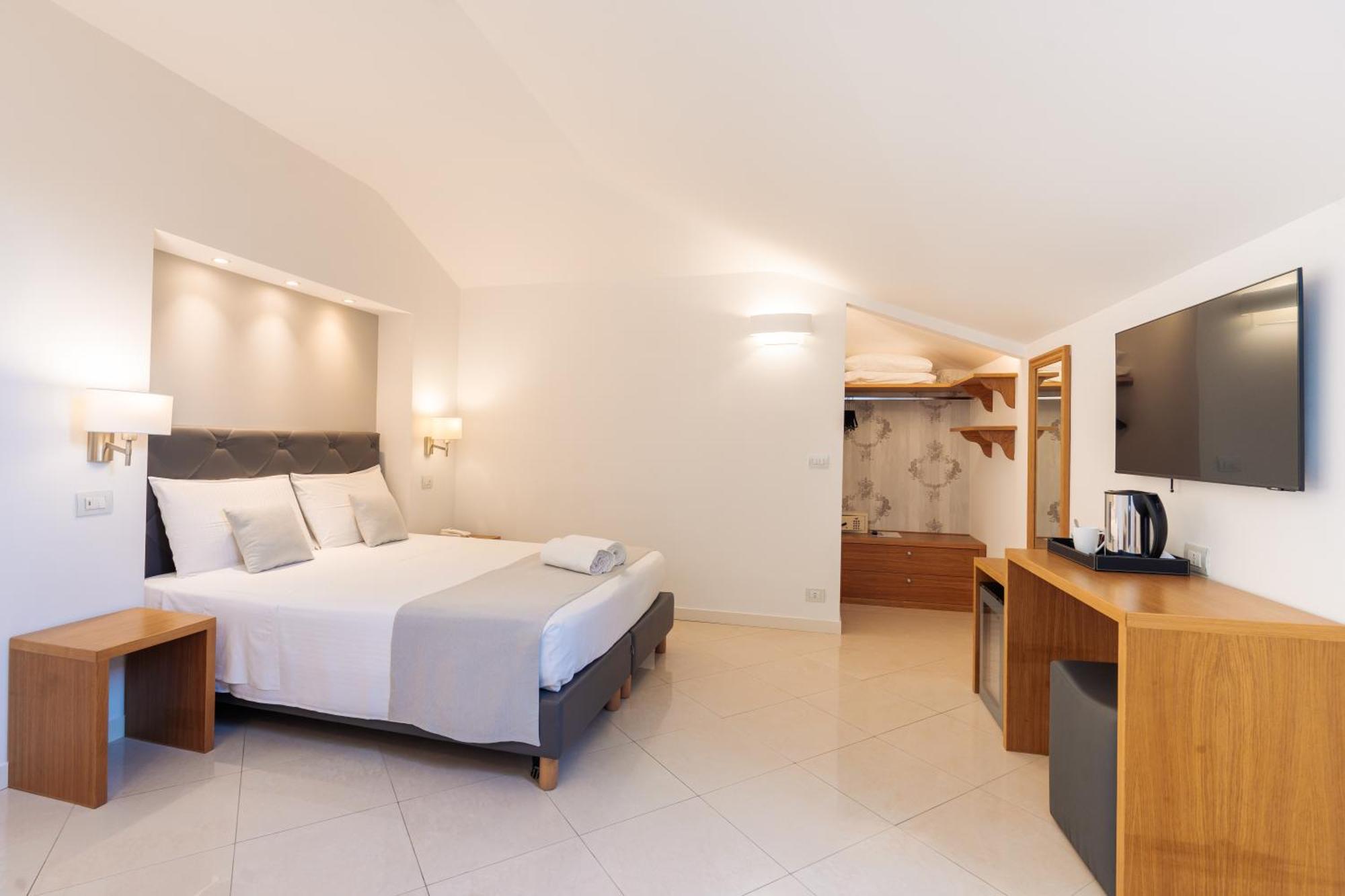 Double or Twin Room Attic