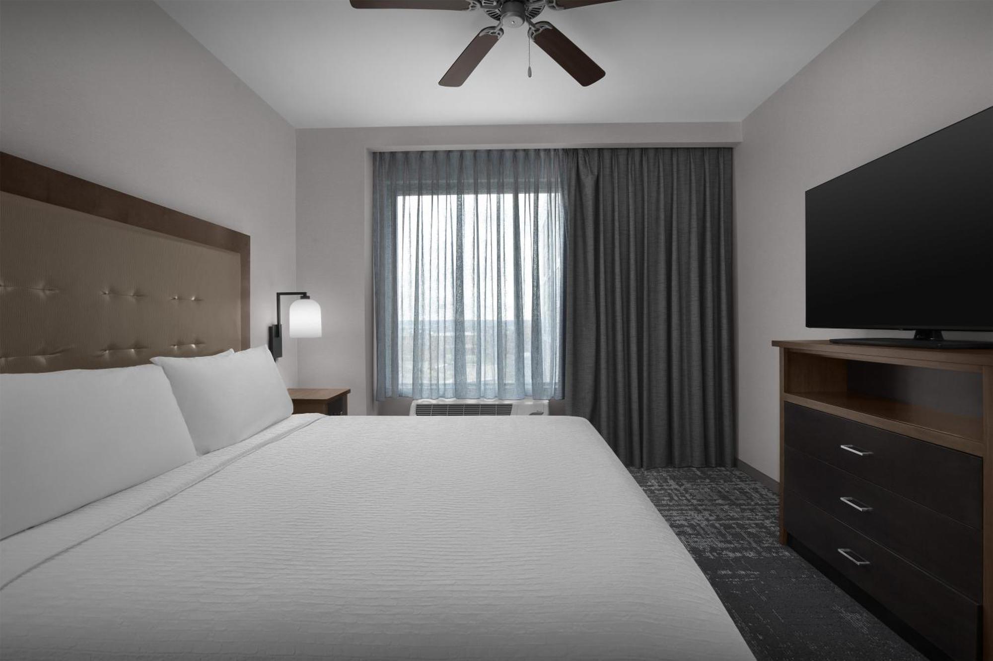 King Studio Suite Hearing Access or Non-Smoking